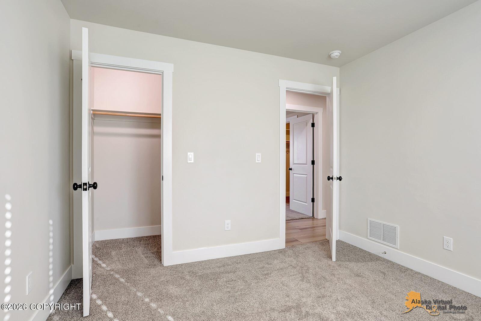 6901 W Queen Anne Avenue Property Photo 50