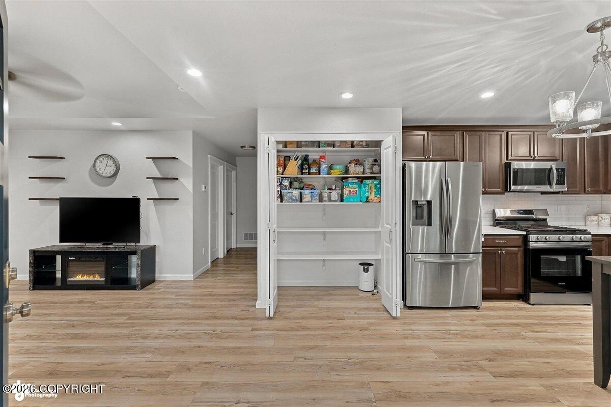 2841 N Castle Drive Property Photo 3
