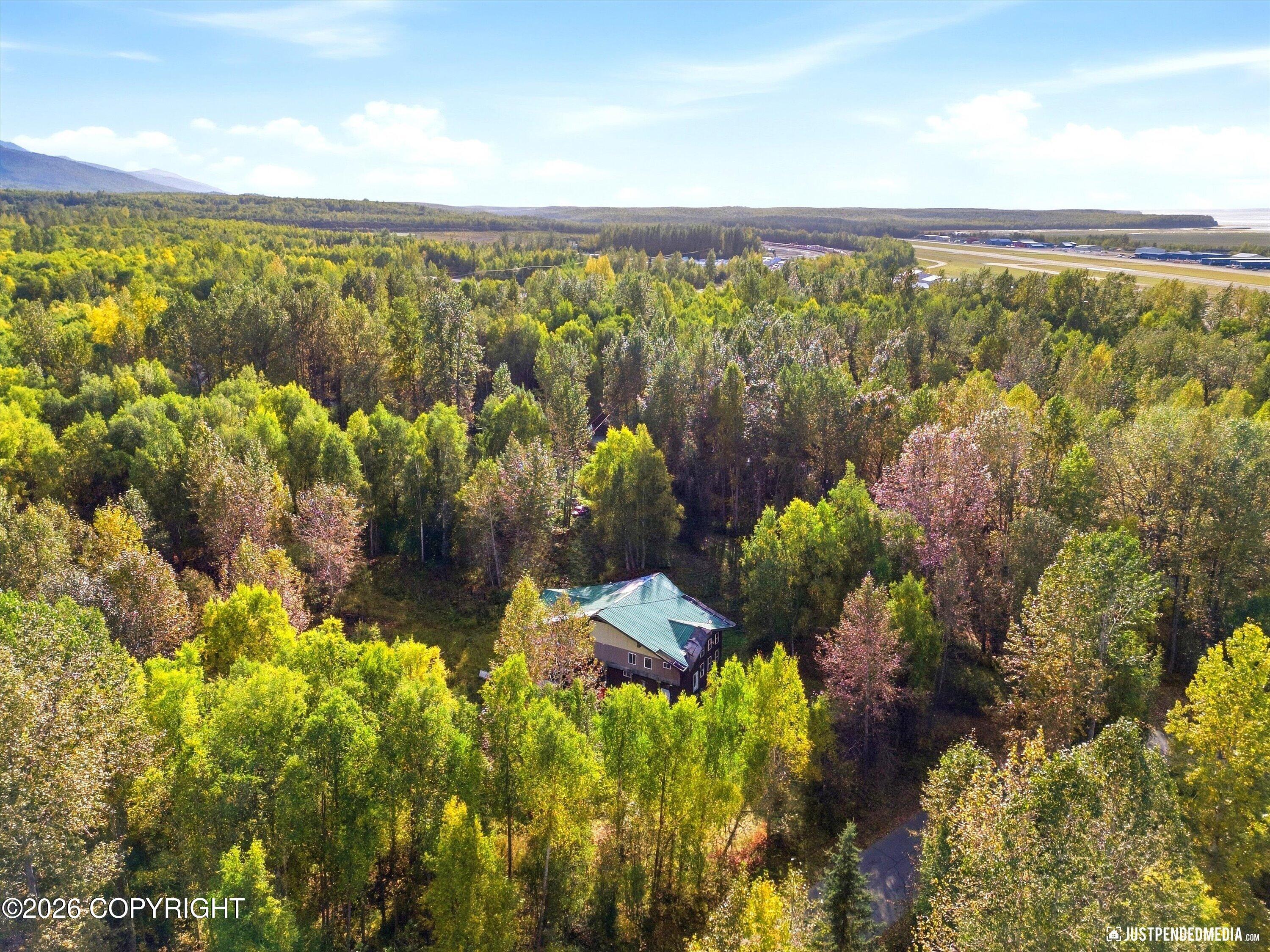 22121 Davidson Drive Property Photo 8