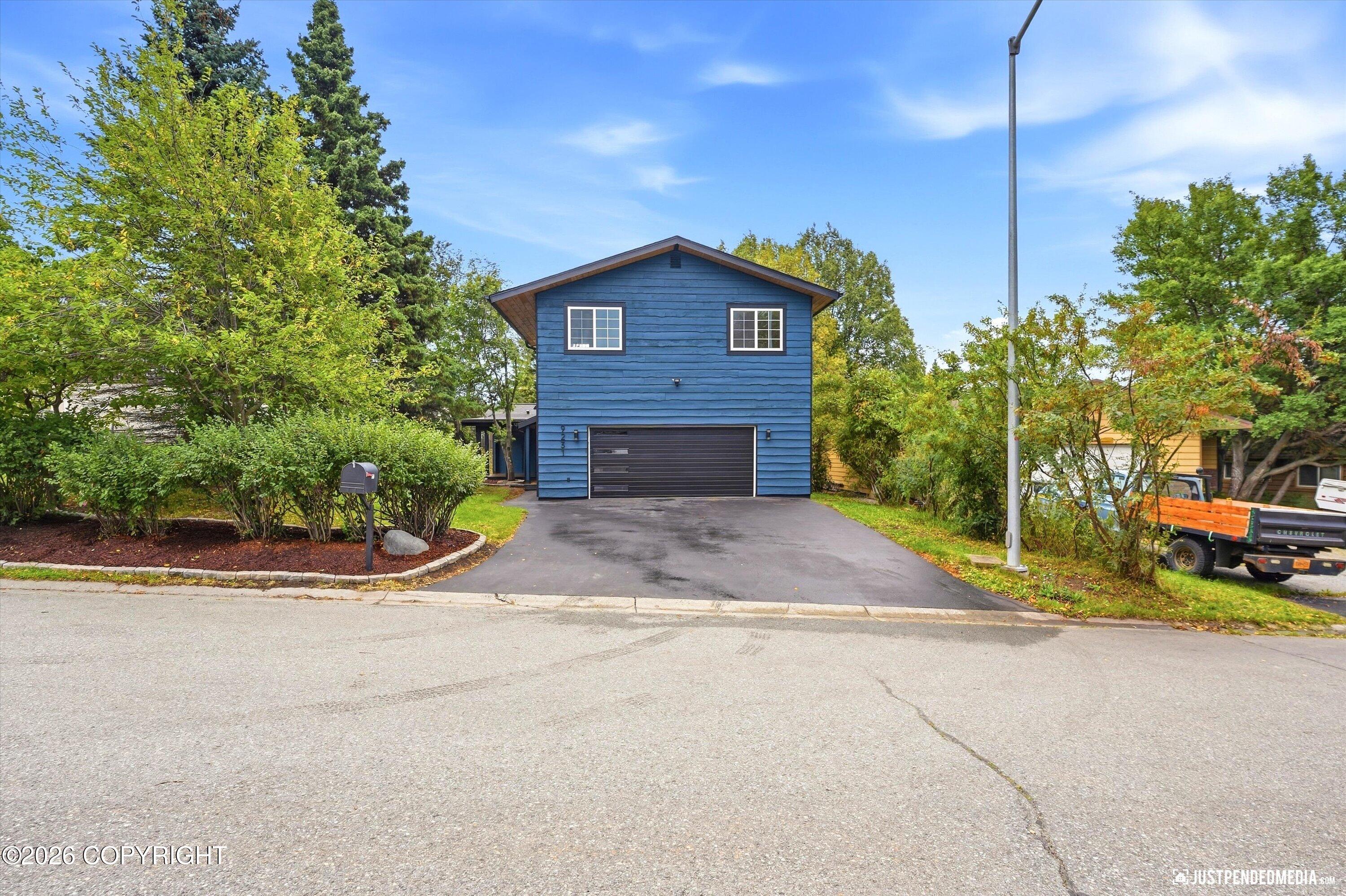 9231 Campbell Terrace Drive Property Photo 3
