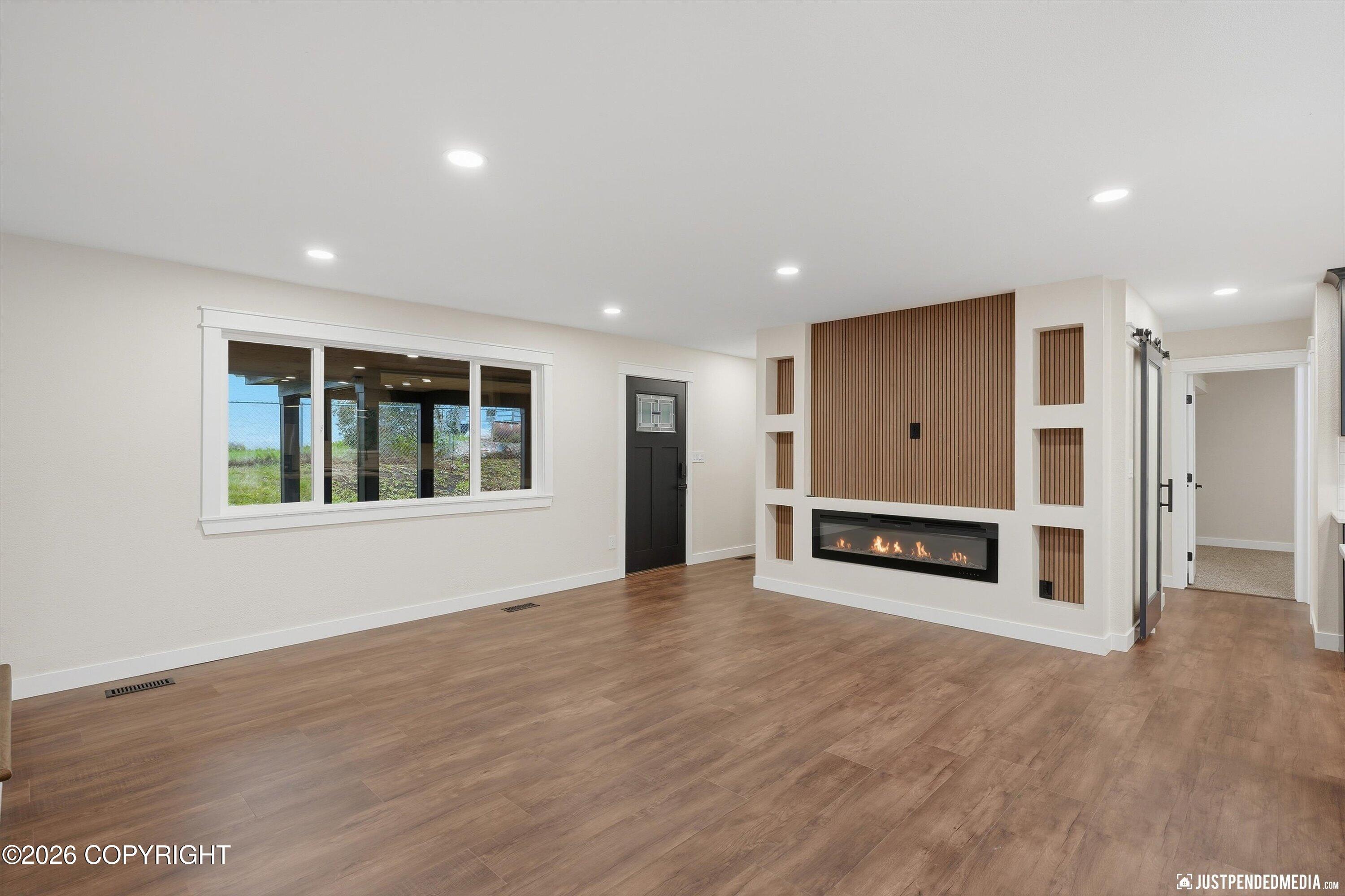 9231 Campbell Terrace Drive Property Photo 6