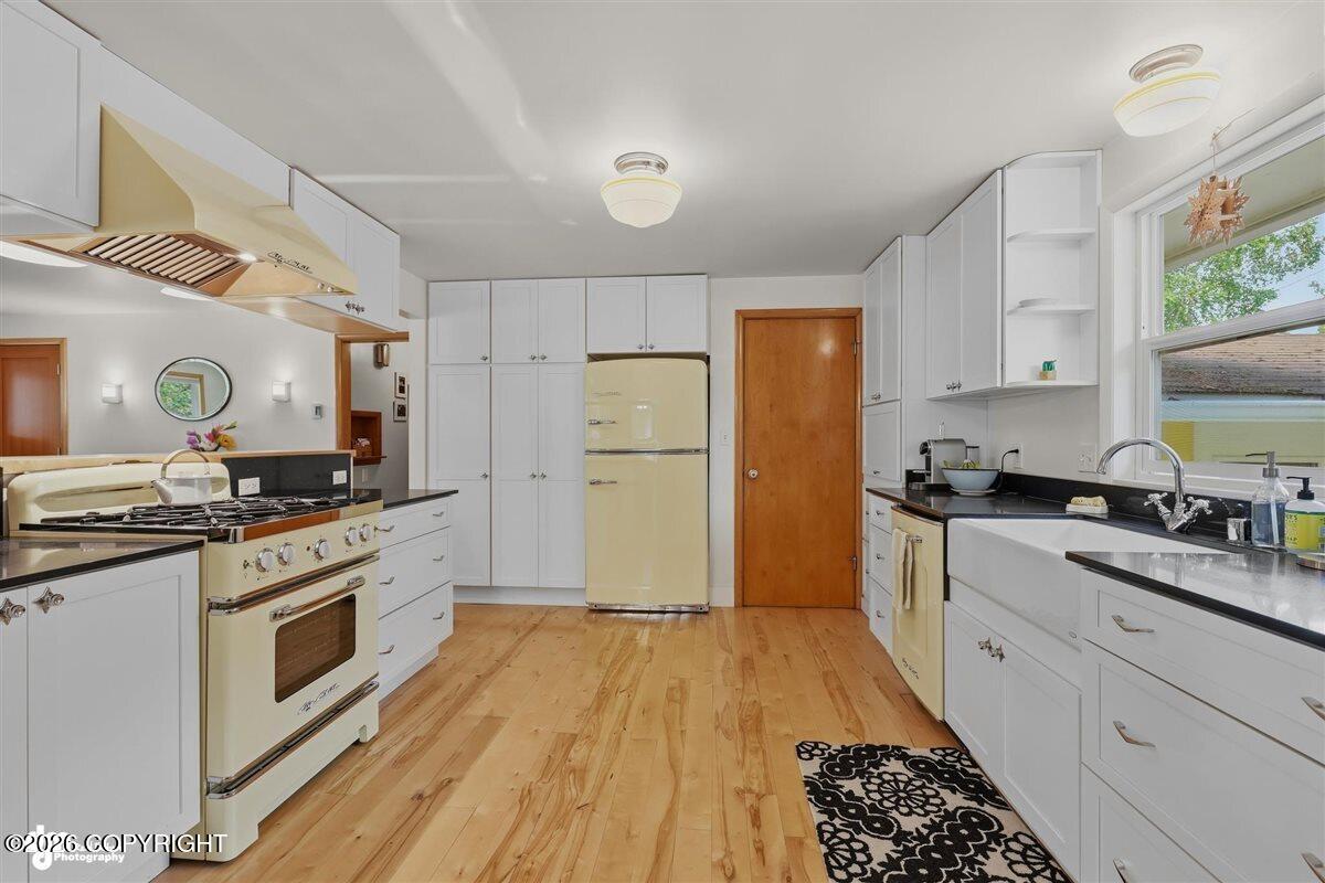 1001 W 23rd Avenue Property Photo 10