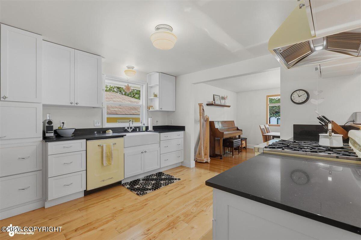 1001 W 23rd Avenue Property Photo 11