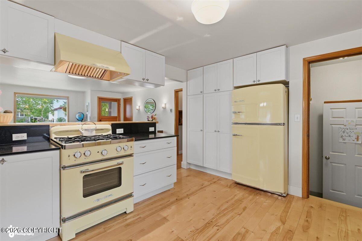 1001 W 23rd Avenue Property Photo 13