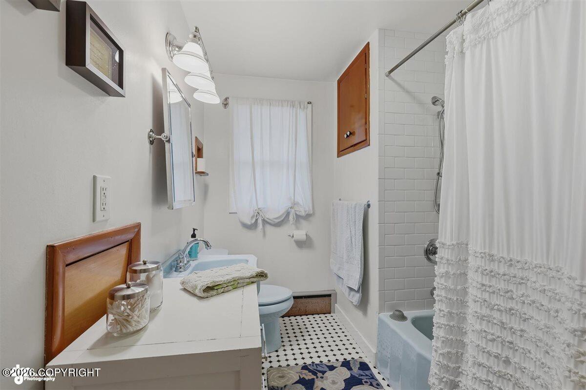 1001 W 23rd Avenue Property Photo 16