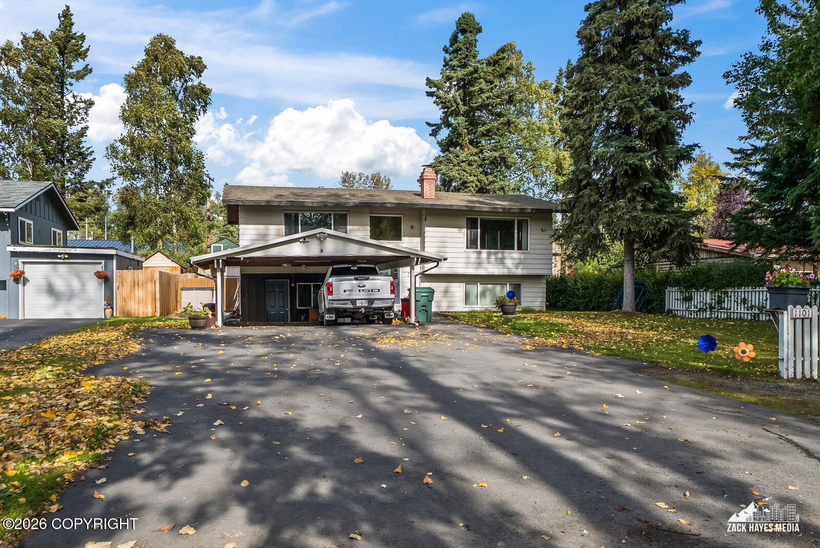 1101 W 53rd Avenue Property Photo 3