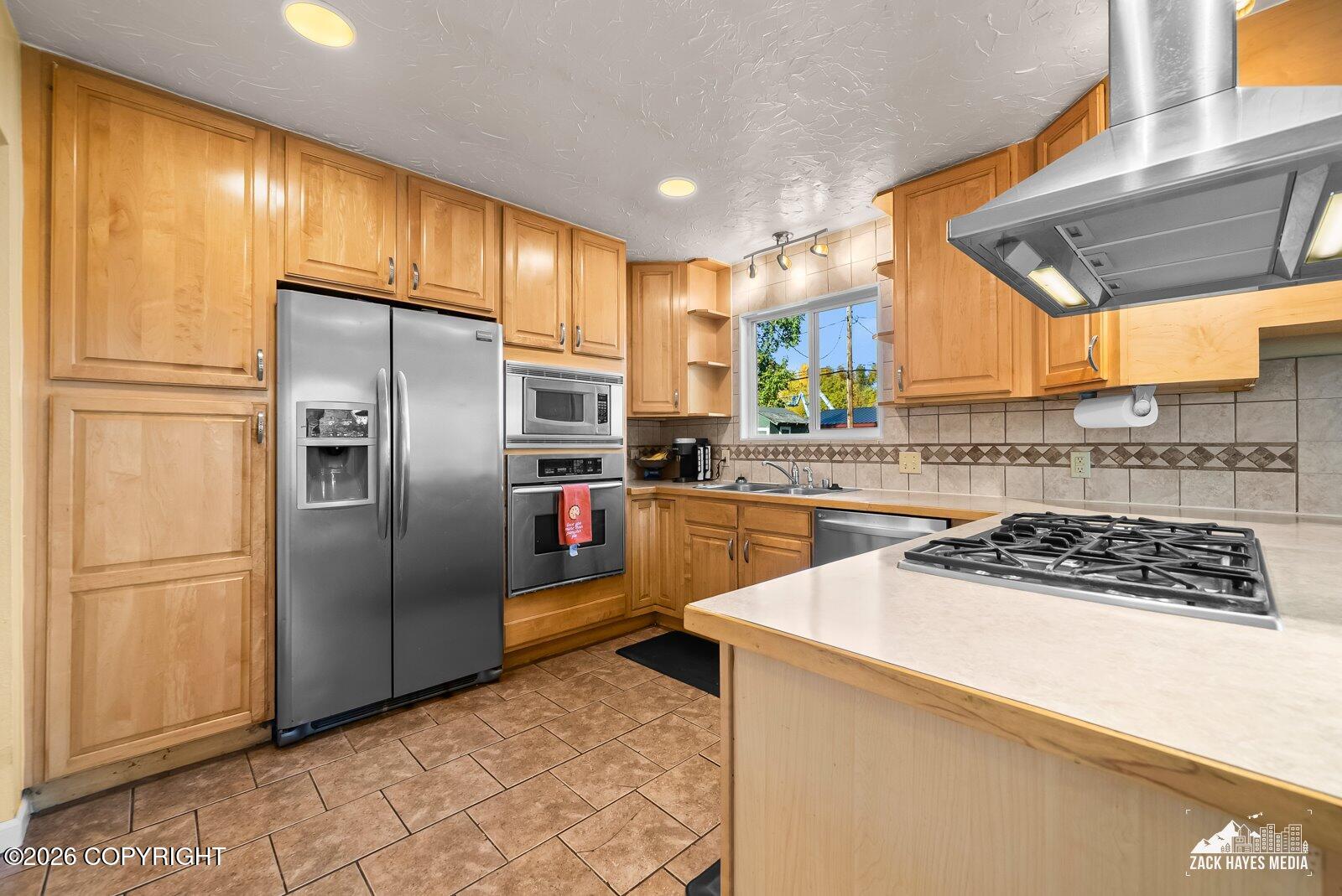 1101 W 53rd Avenue Property Photo 25