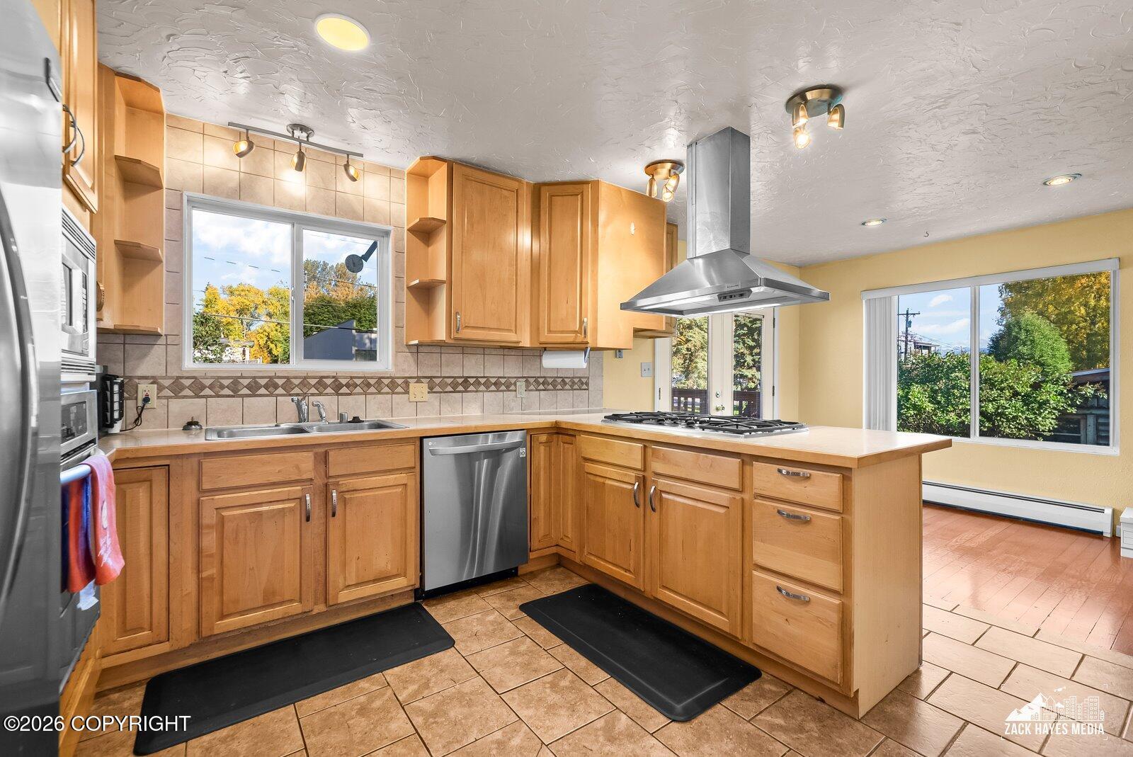 1101 W 53rd Avenue Property Photo 26