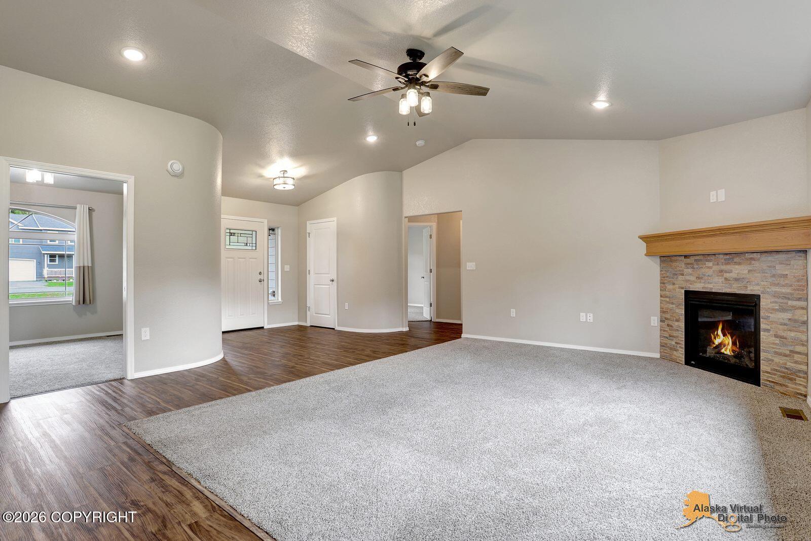 4450 W Murray Drive Property Photo 8