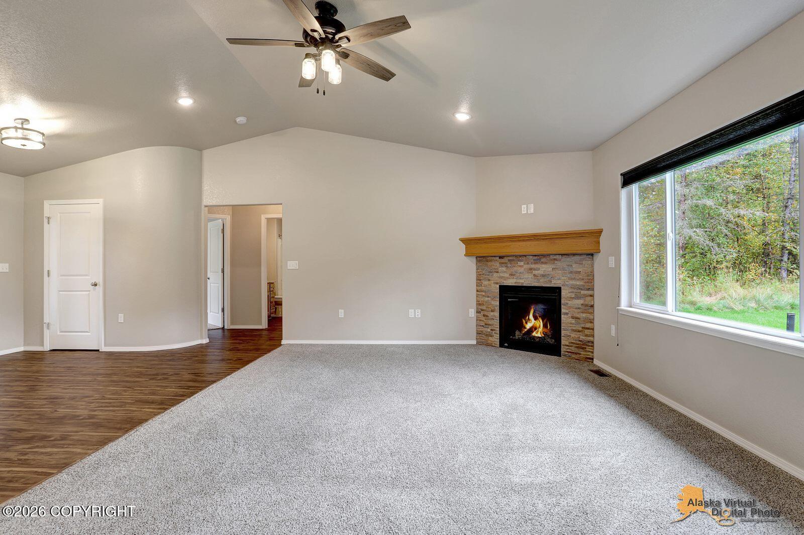 4450 W Murray Drive Property Photo 9