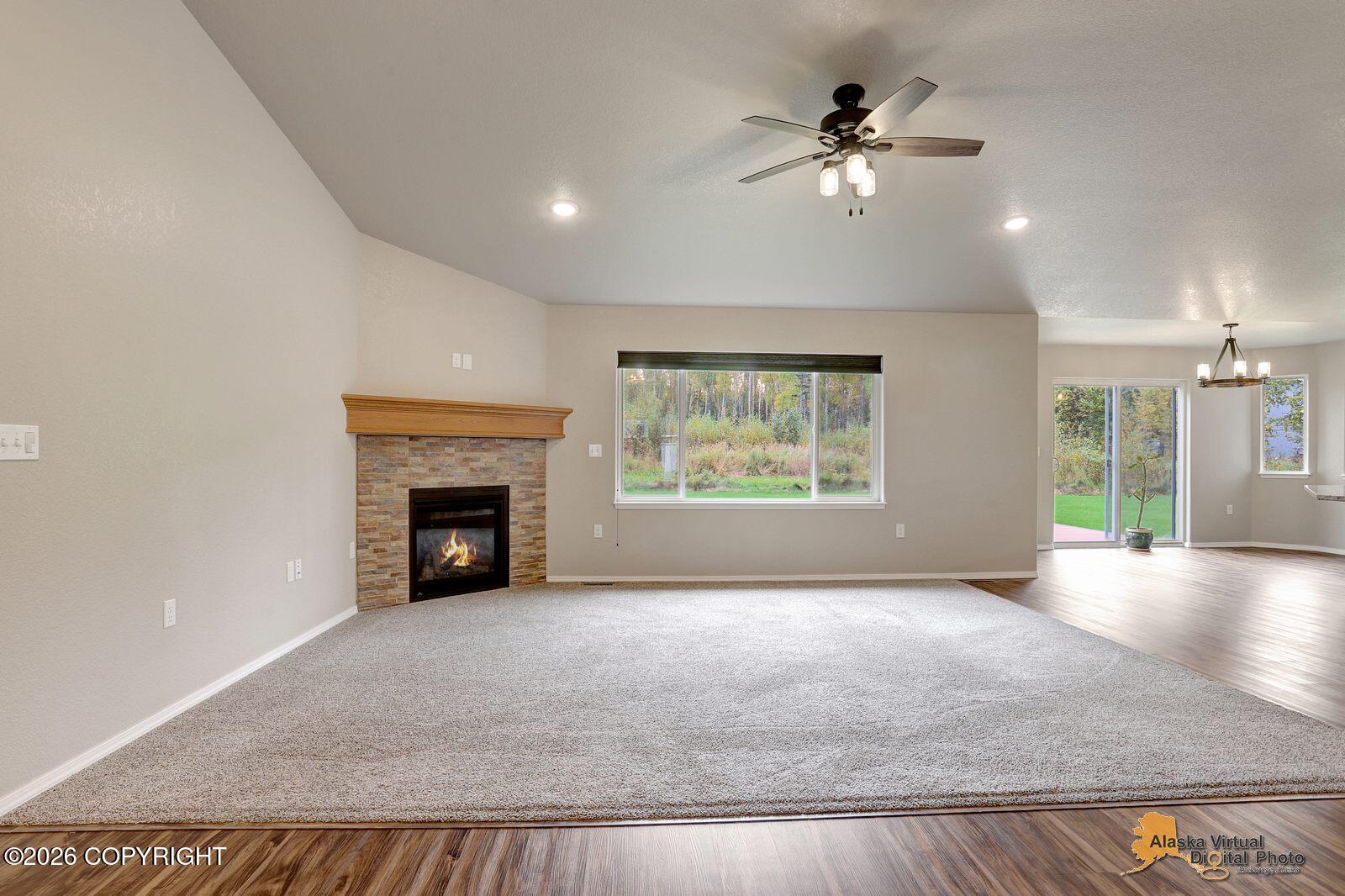 4450 W Murray Drive Property Photo 10