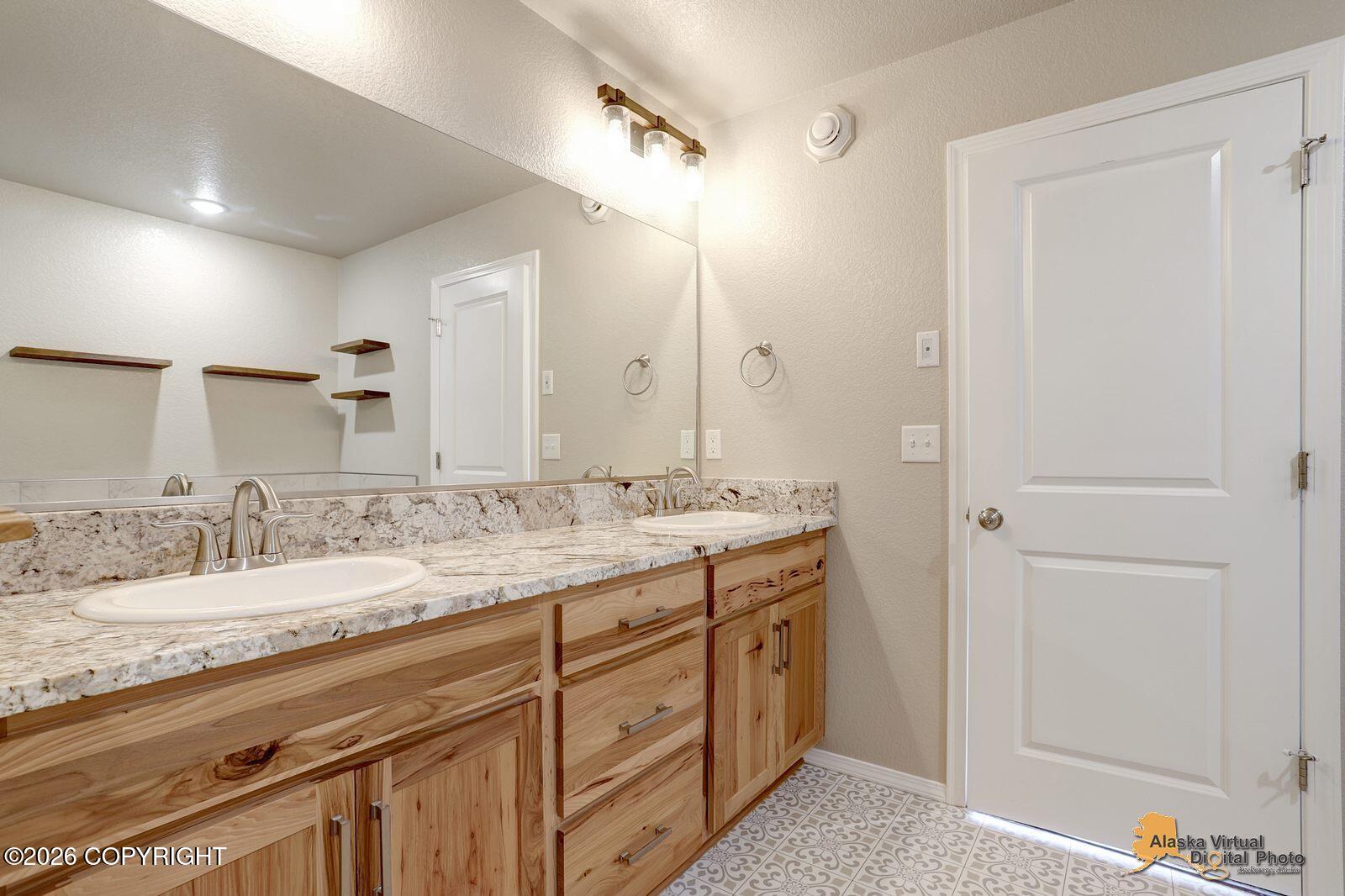 4450 W Murray Drive Property Photo 26