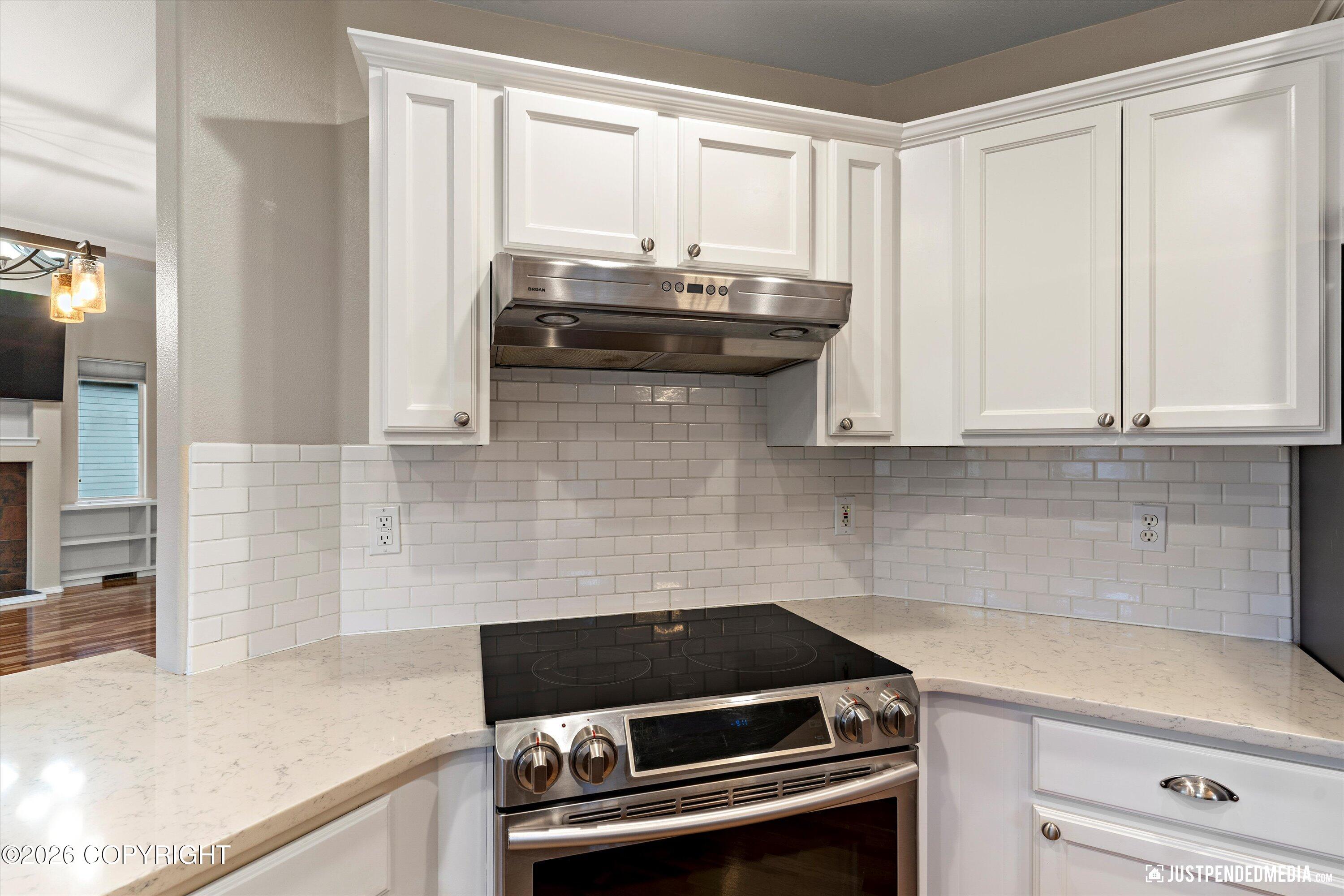 5112 Wood Hall Drive Property Photo 16