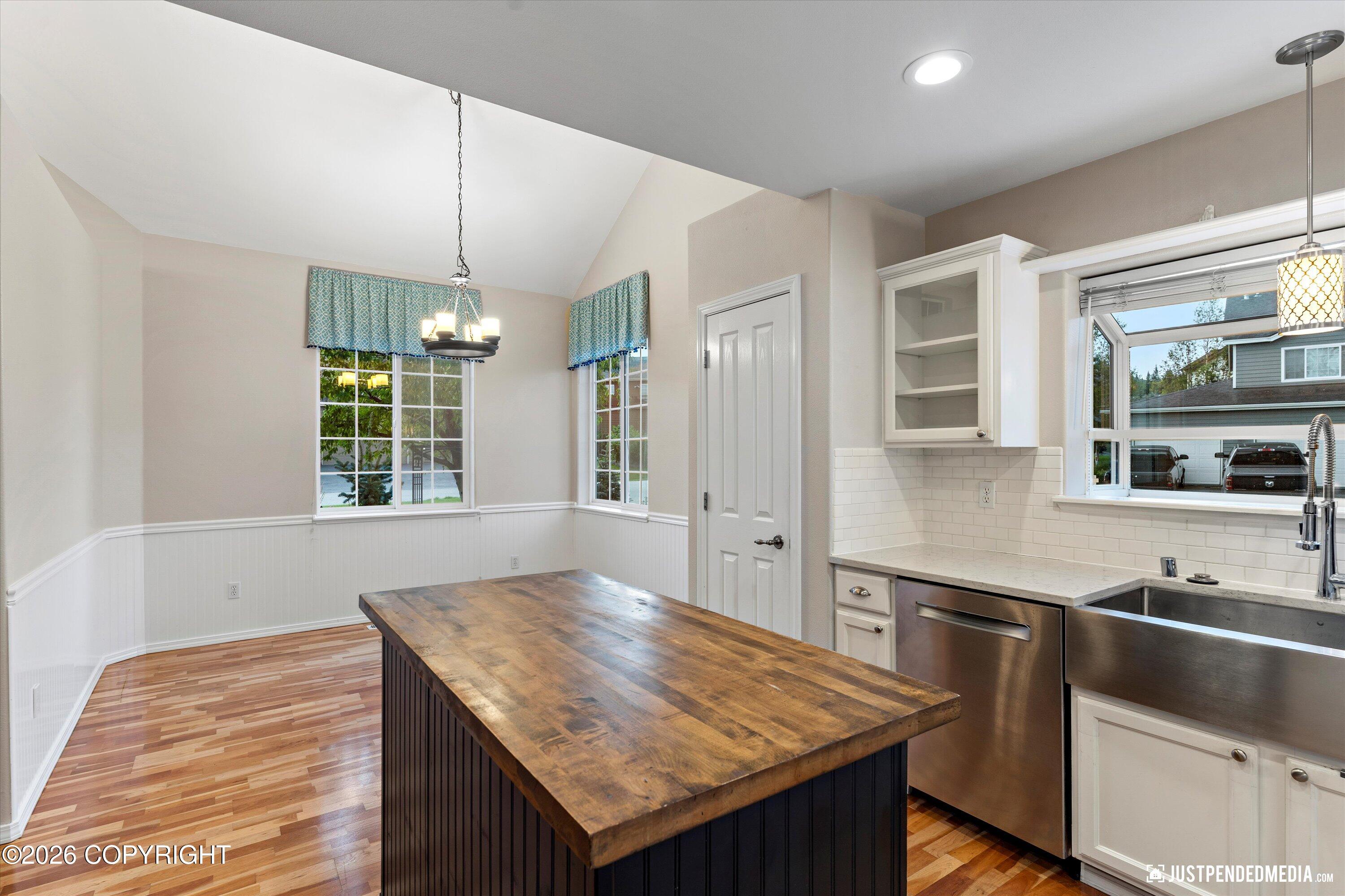 5112 Wood Hall Drive Property Photo 17