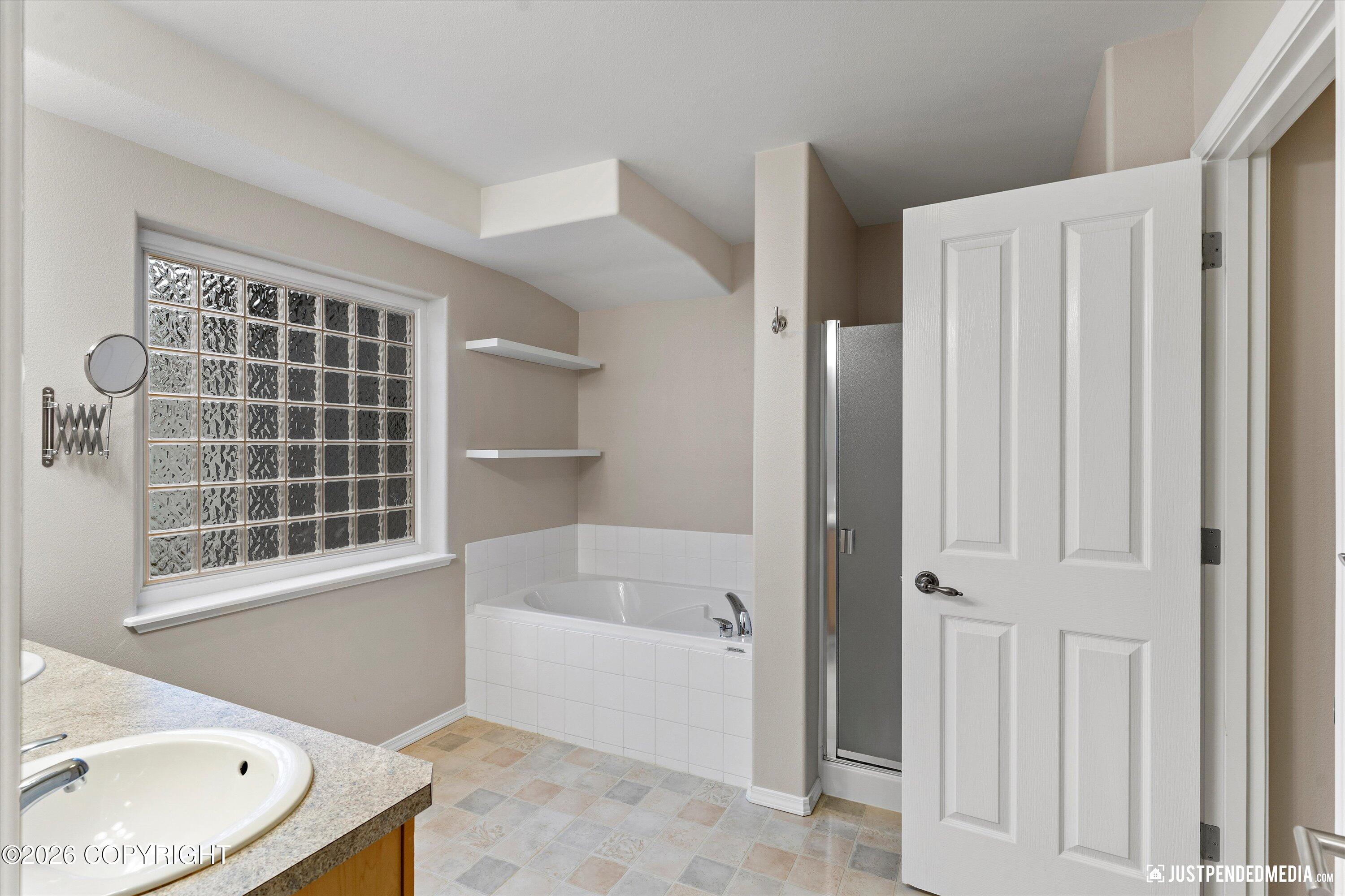 5112 Wood Hall Drive Property Photo 27