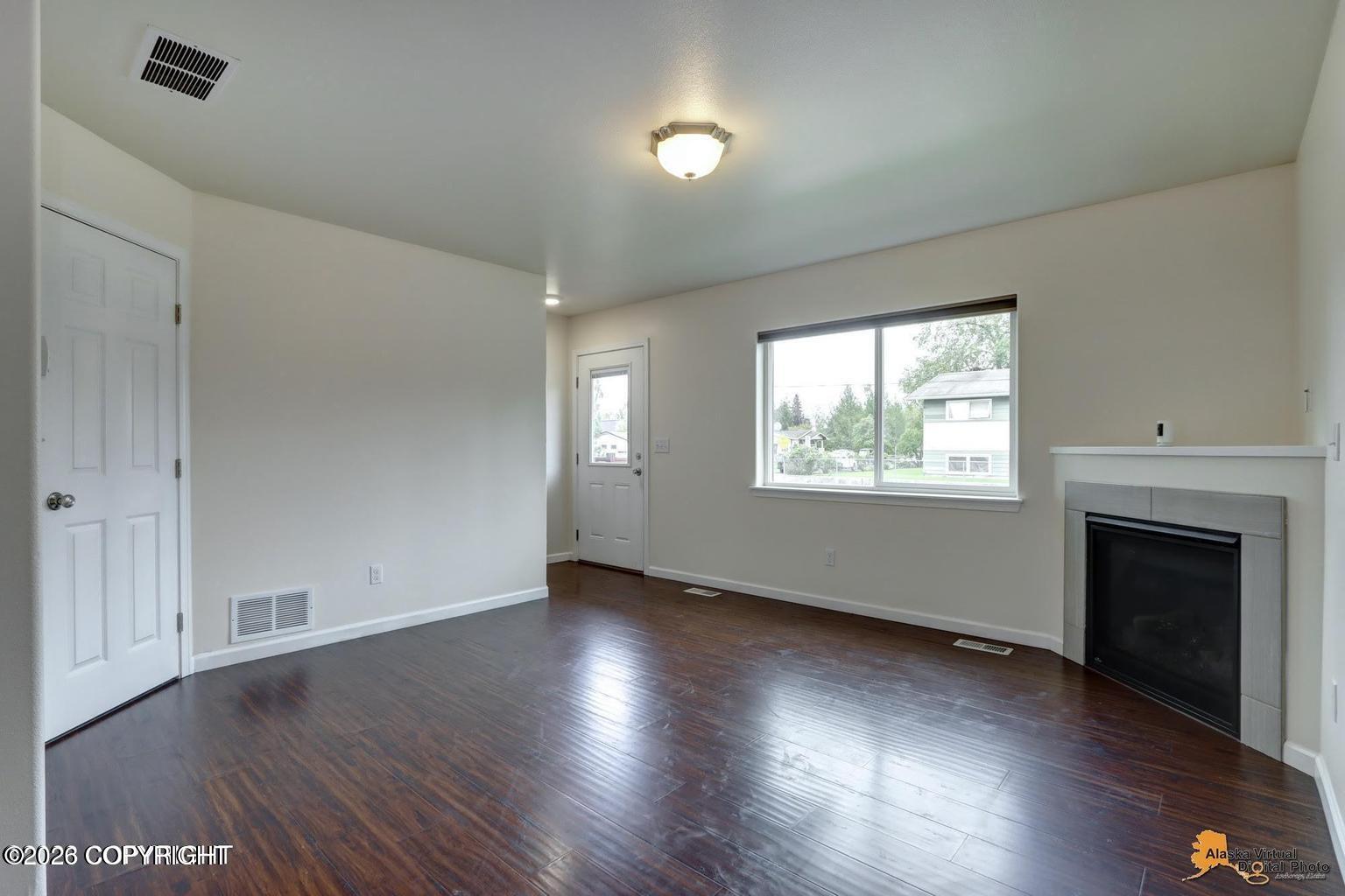1337 E 14th Boulevard #c Property Photo 5