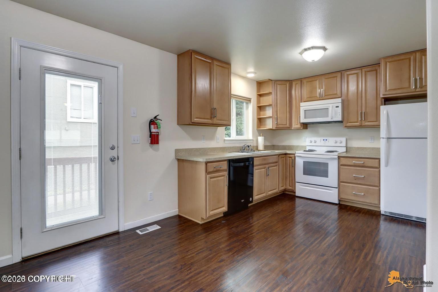 1337 E 14th Boulevard #c Property Photo 9