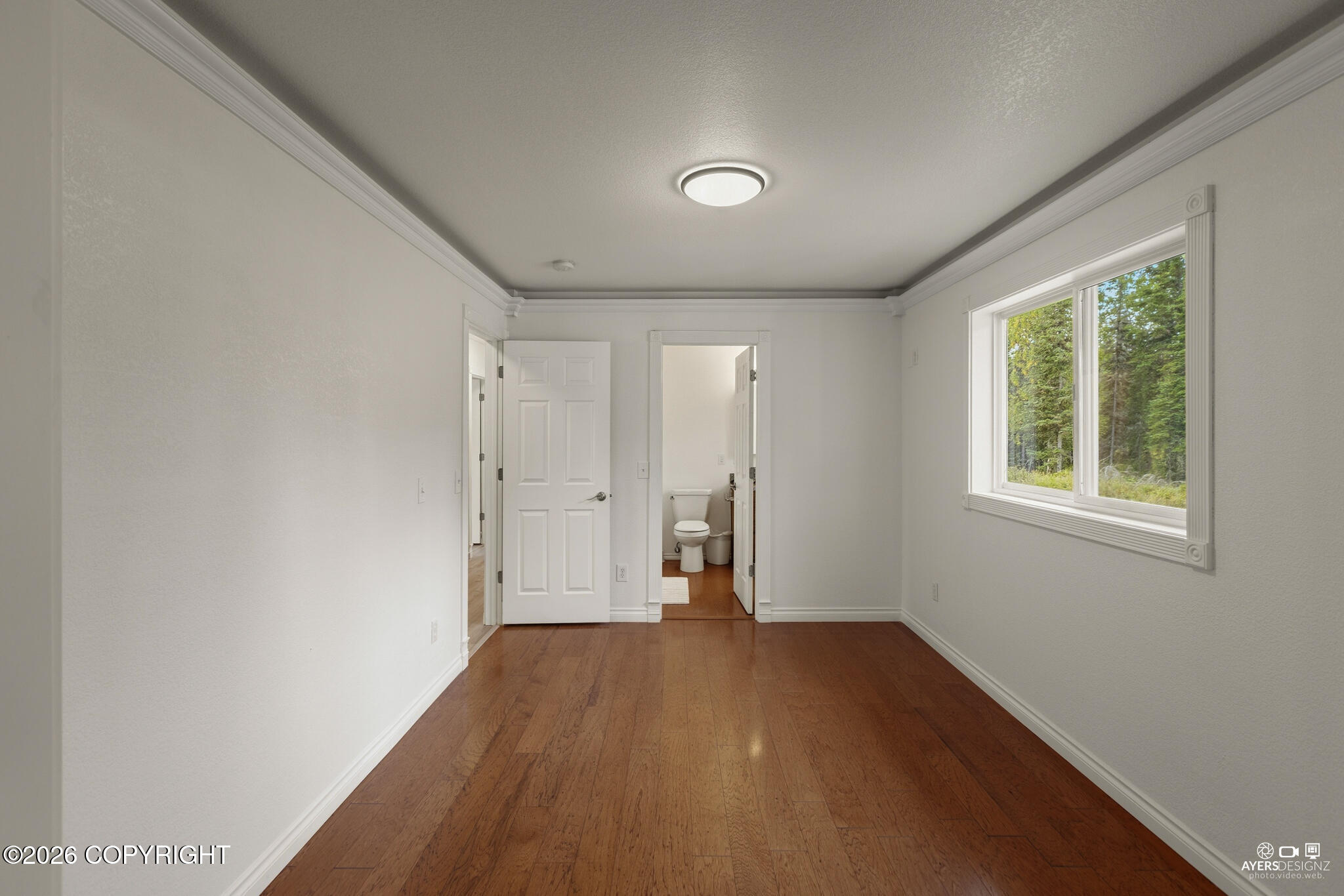 530 W Riverview Avenue Property Photo 13