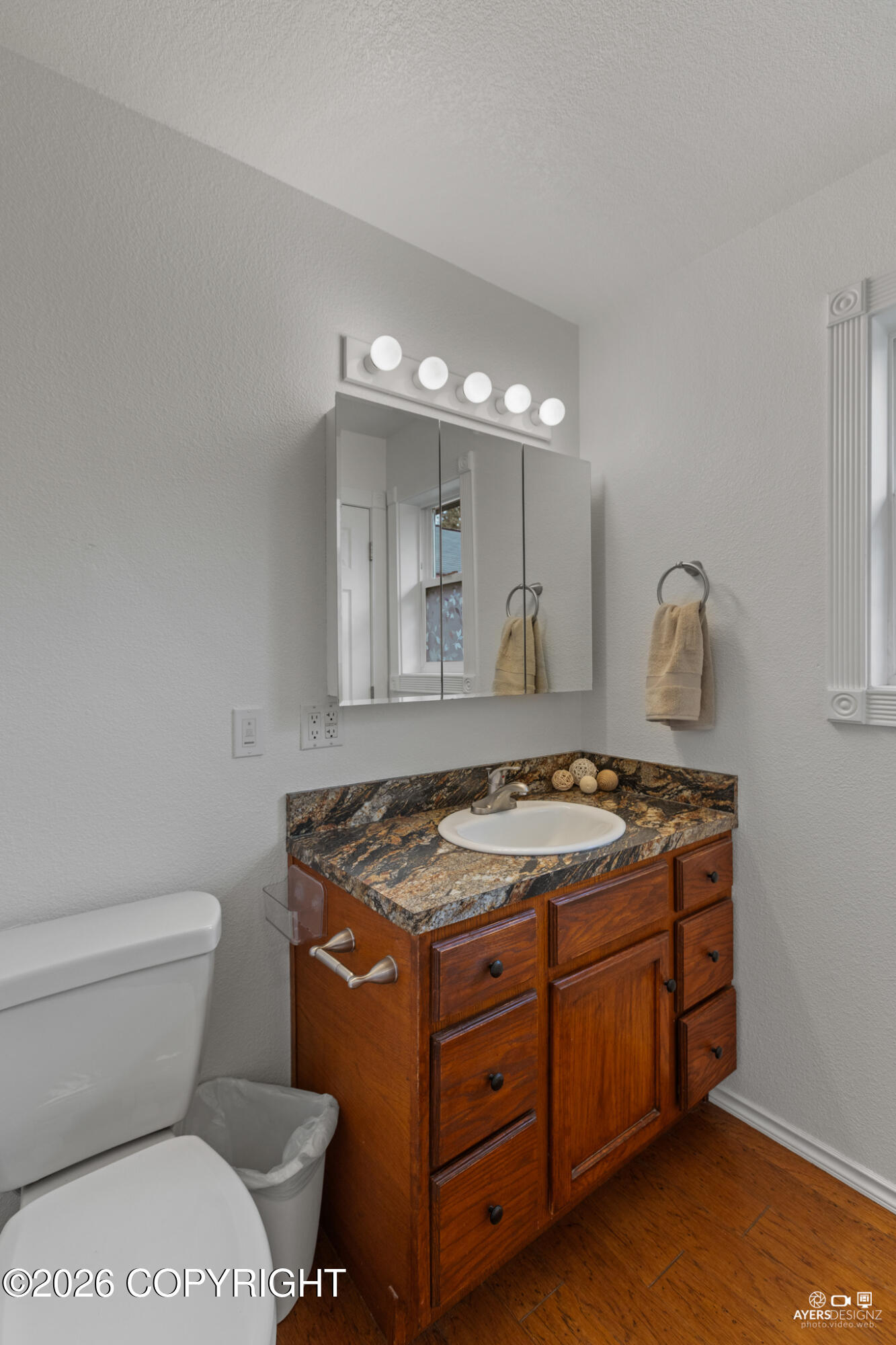 530 W Riverview Avenue Property Photo 15