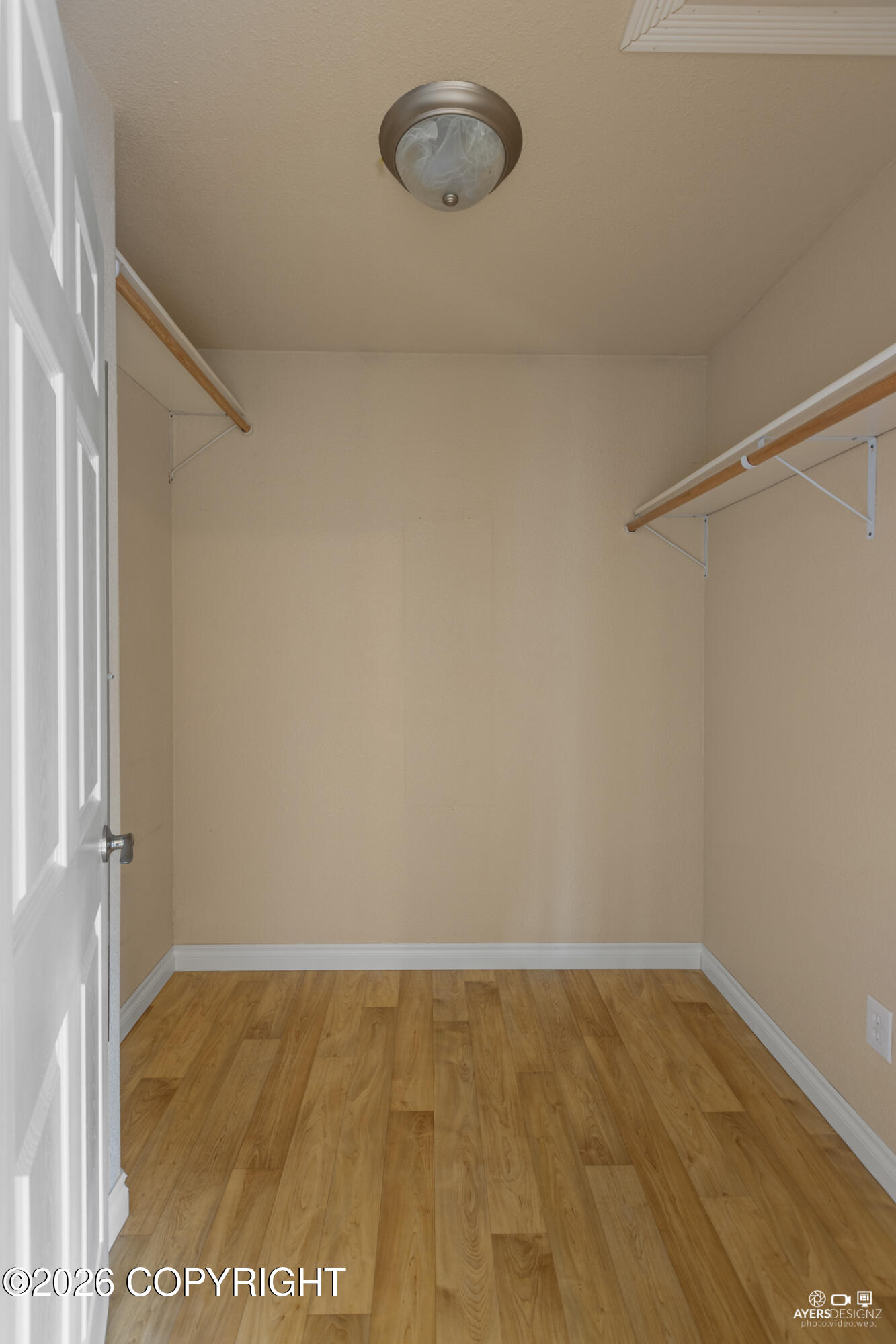 530 W Riverview Avenue Property Photo 31
