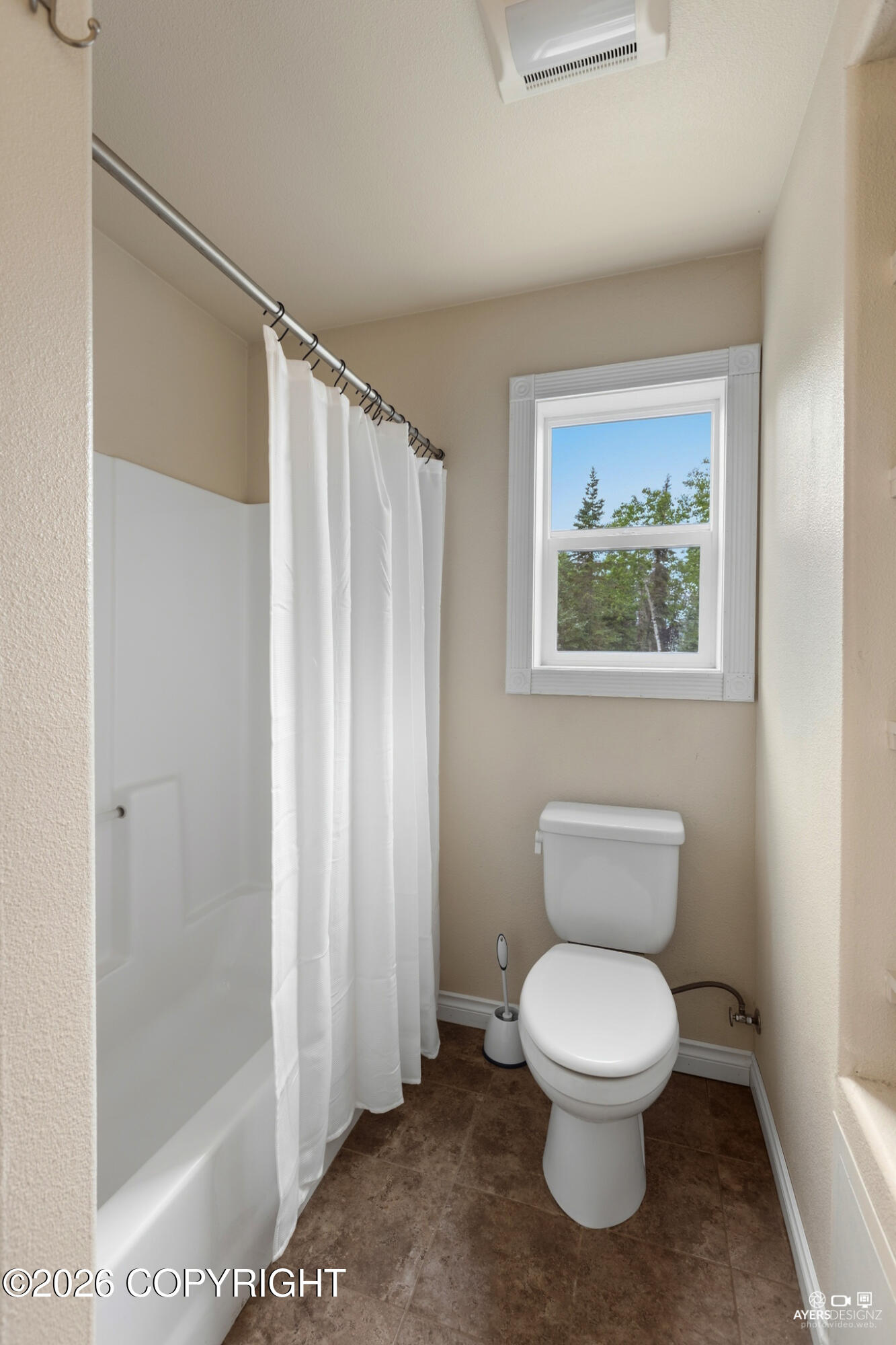 530 W Riverview Avenue Property Photo 39