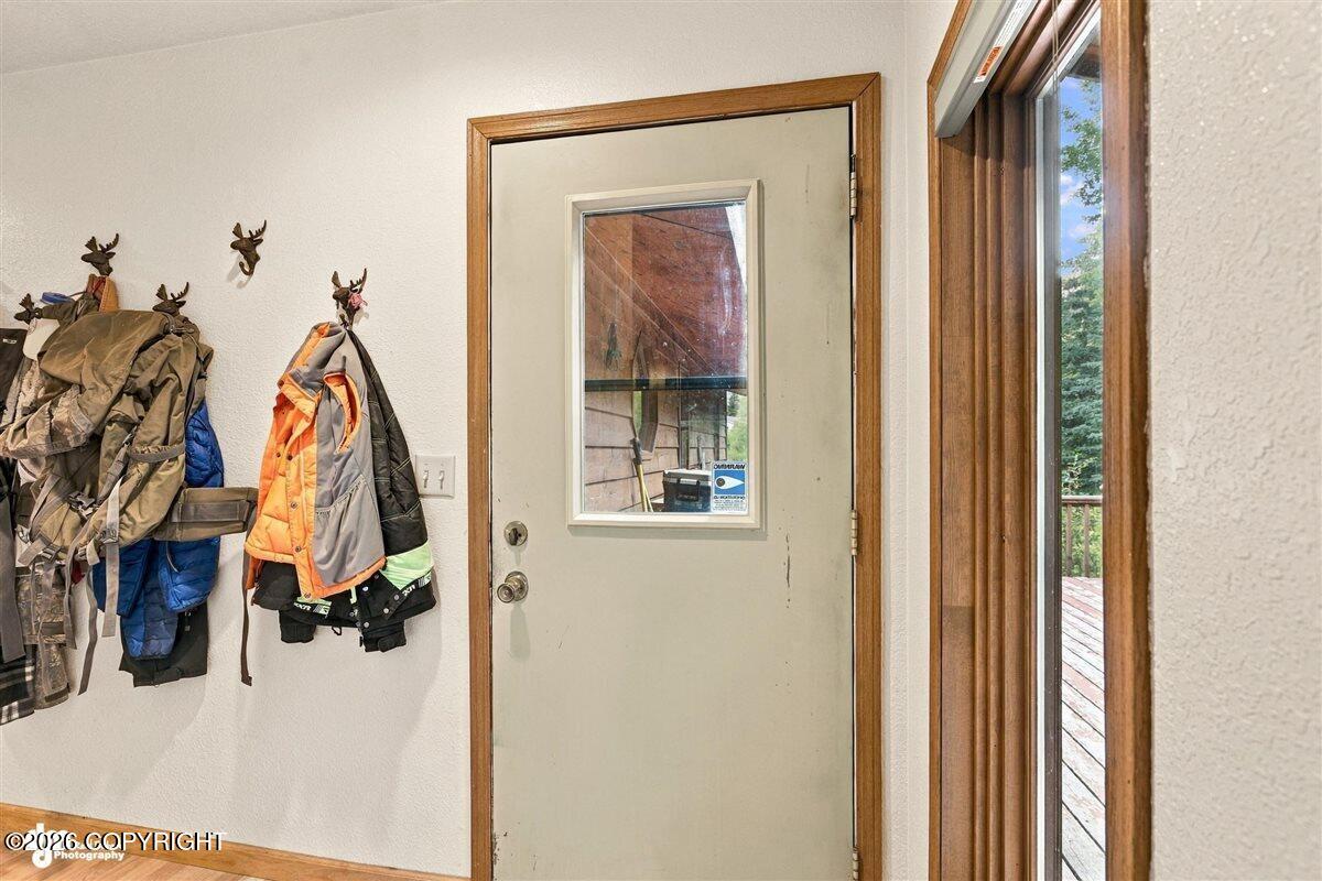 4627 Hiland Road Property Photo 4