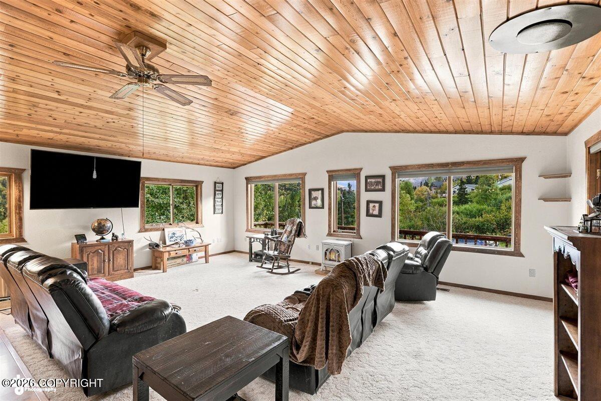 4627 Hiland Road Property Photo 7