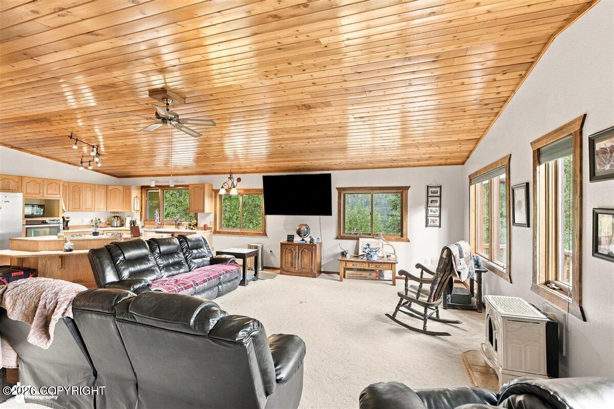4627 Hiland Road Property Photo 8