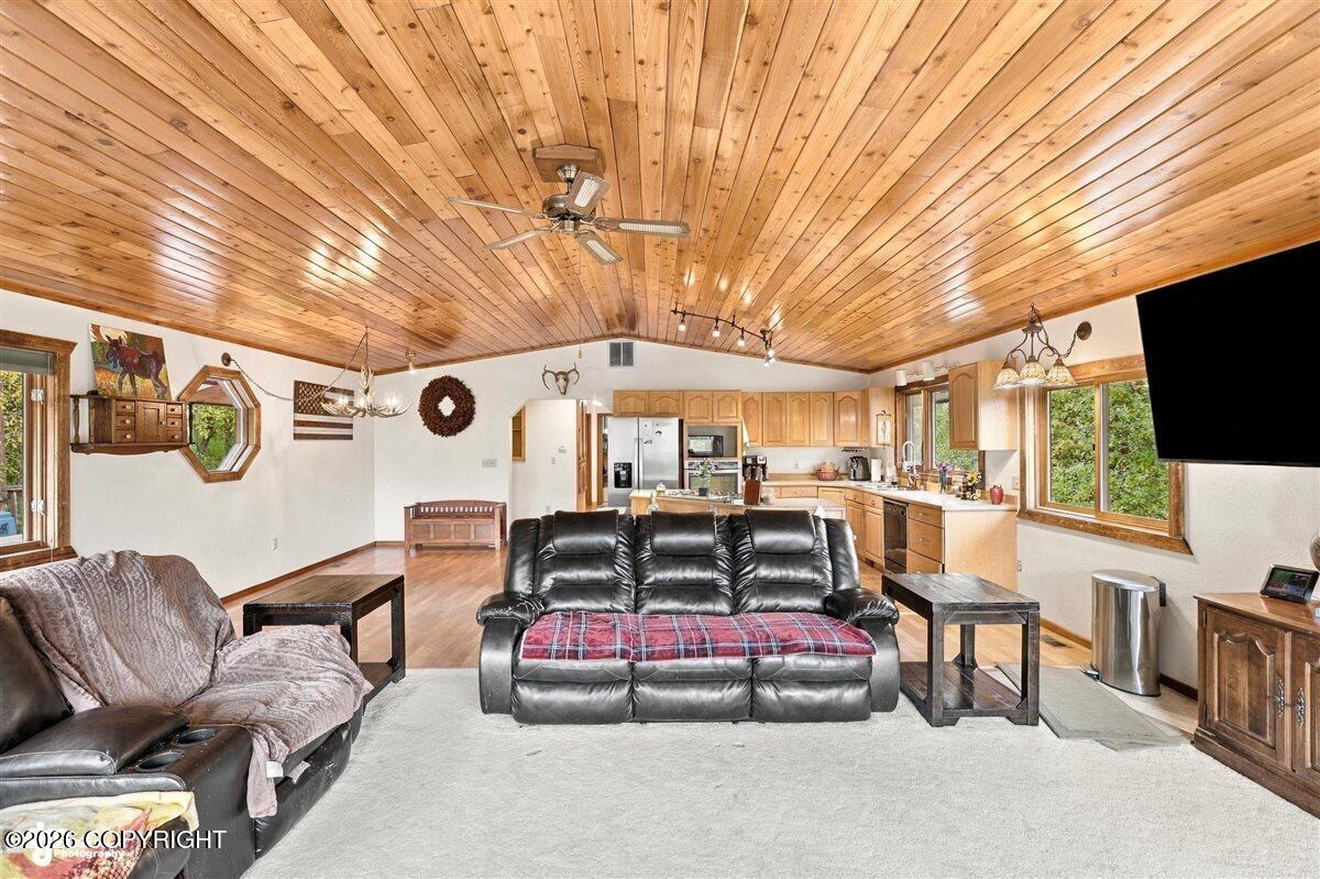 4627 Hiland Road Property Photo 9