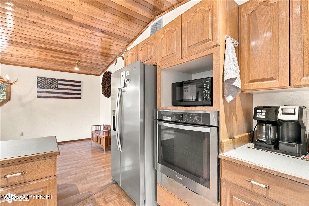 4627 Hiland Road Property Photo 16