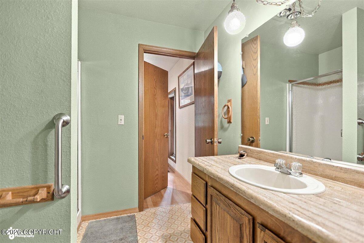 4627 Hiland Road Property Photo 24
