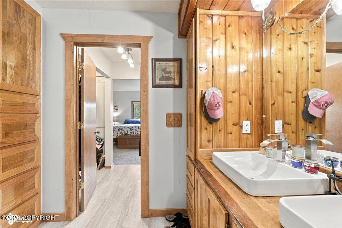 4627 Hiland Road Property Photo 31