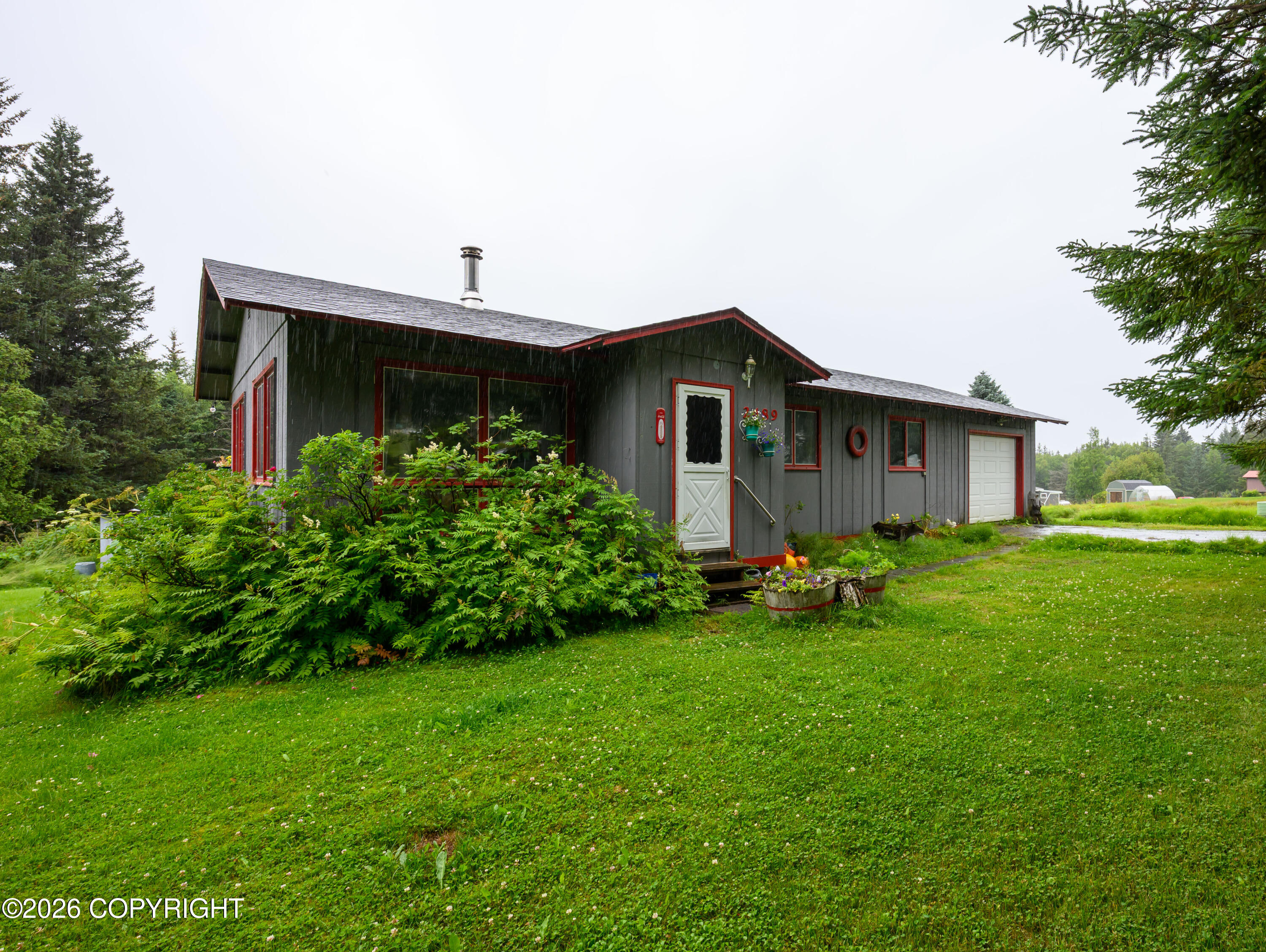 2489 Hillview Place Property Photo 1