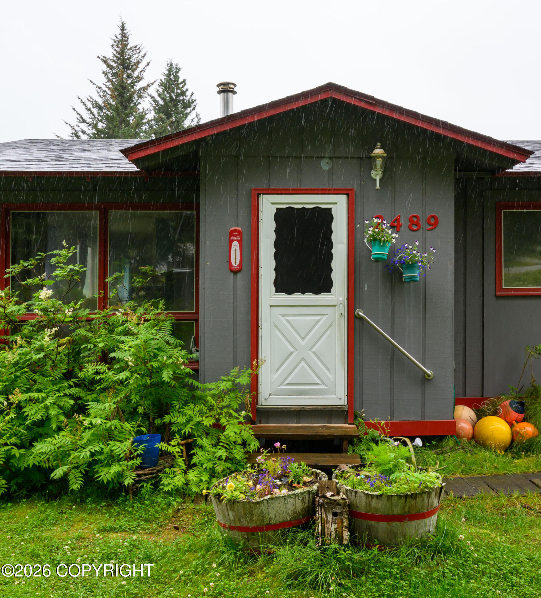 2489 Hillview Place Property Photo 4