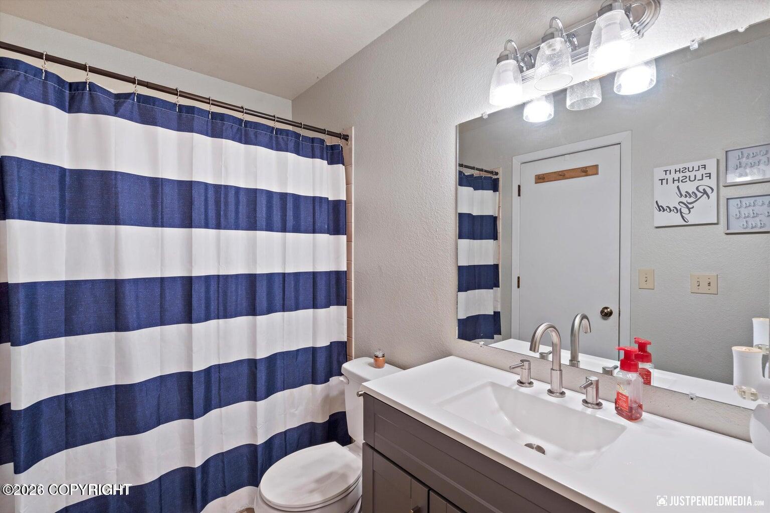 18735 N Lowrie Loop Property Photo 8