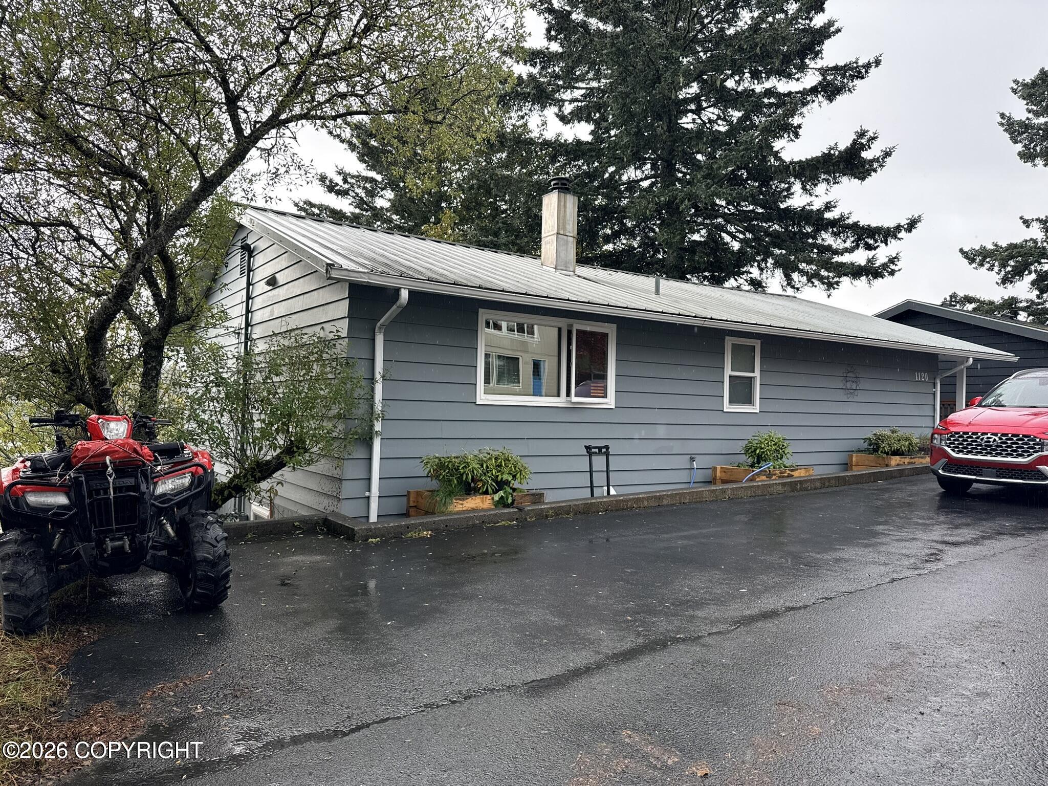 1120 Stellar Way Property Photo 1