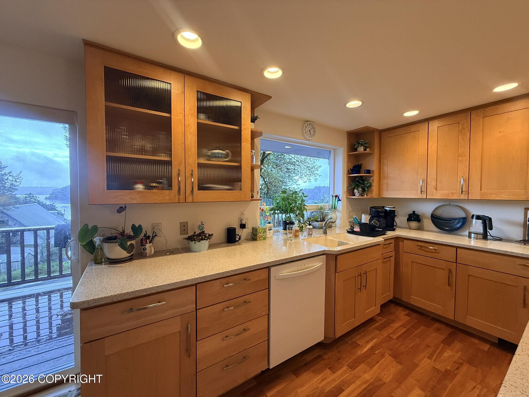 1120 Stellar Way Property Photo 8