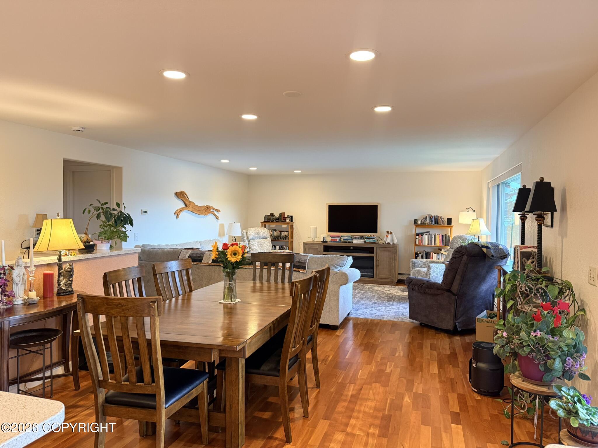 1120 Stellar Way Property Photo 9