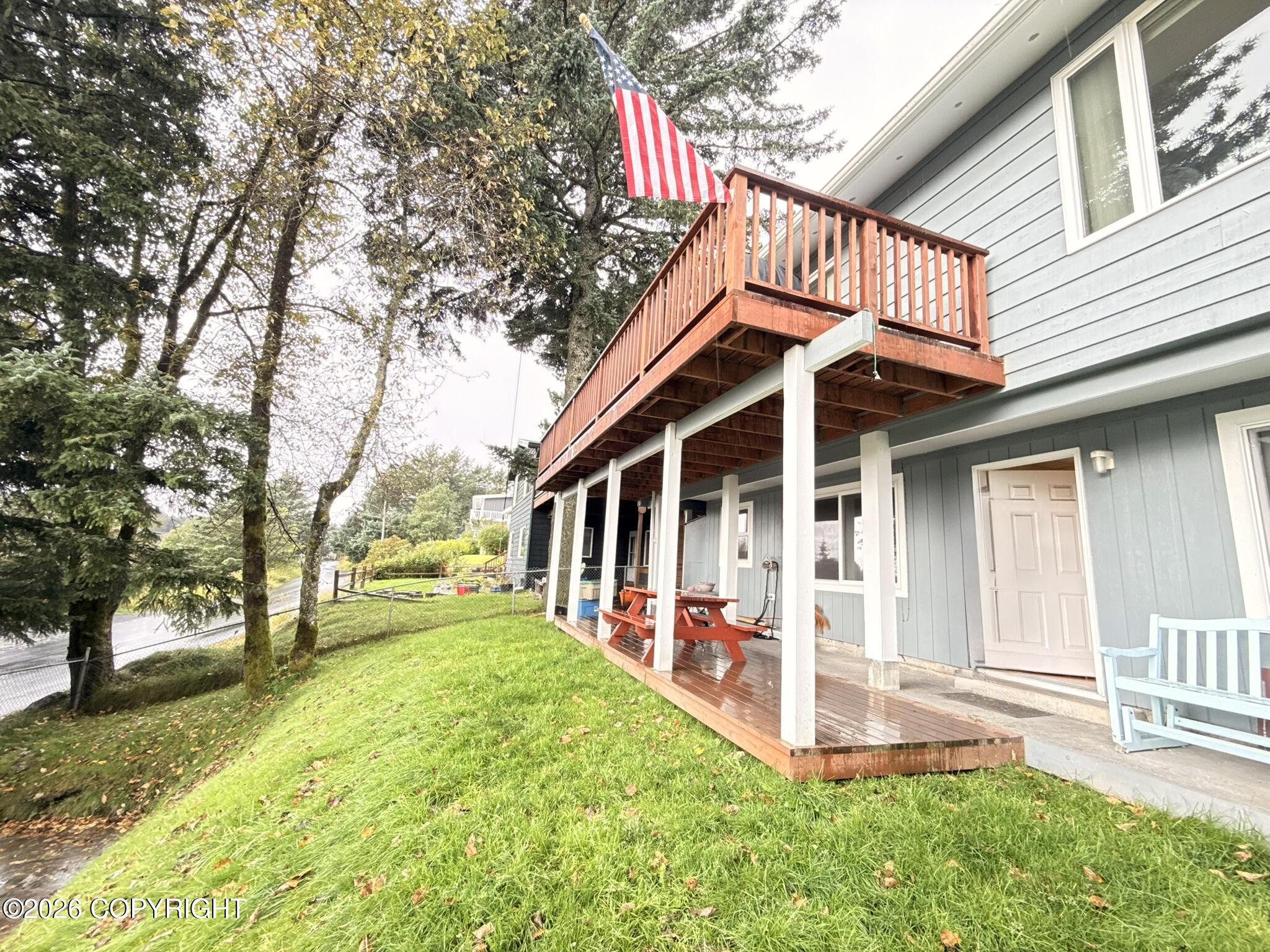 1120 Stellar Way Property Photo 36