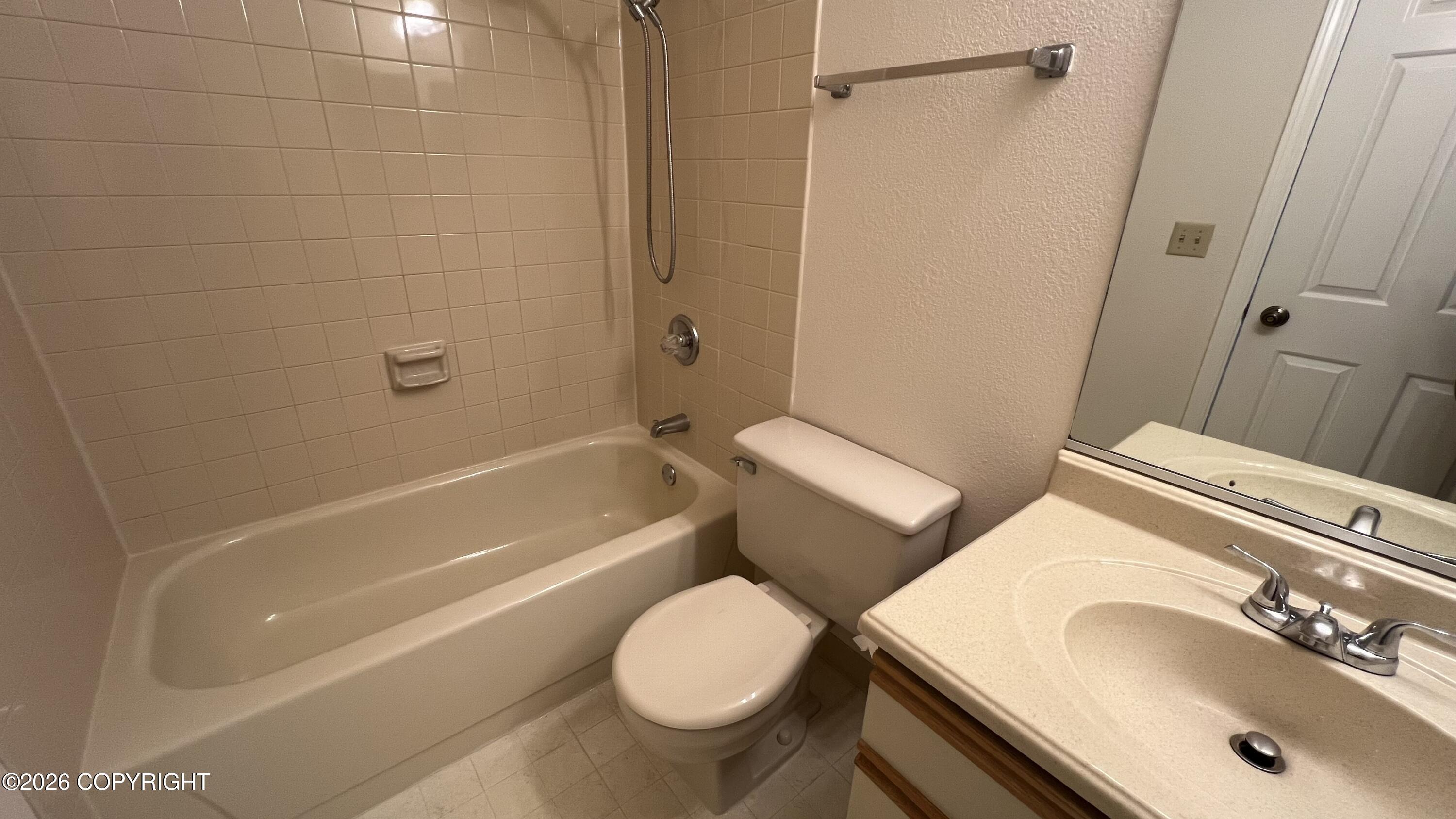 3425 Lakeshore Drive #7 Property Photo 6