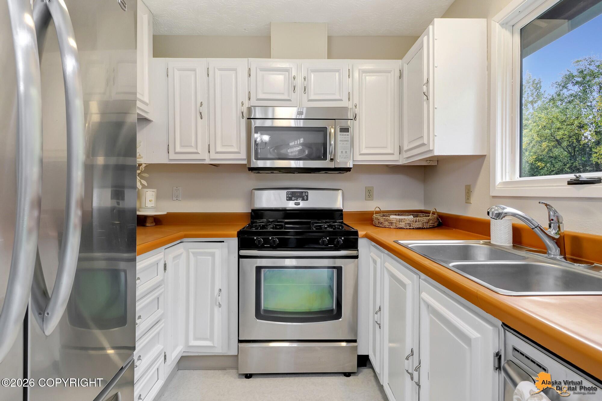8221 Kip Court Property Photo 4