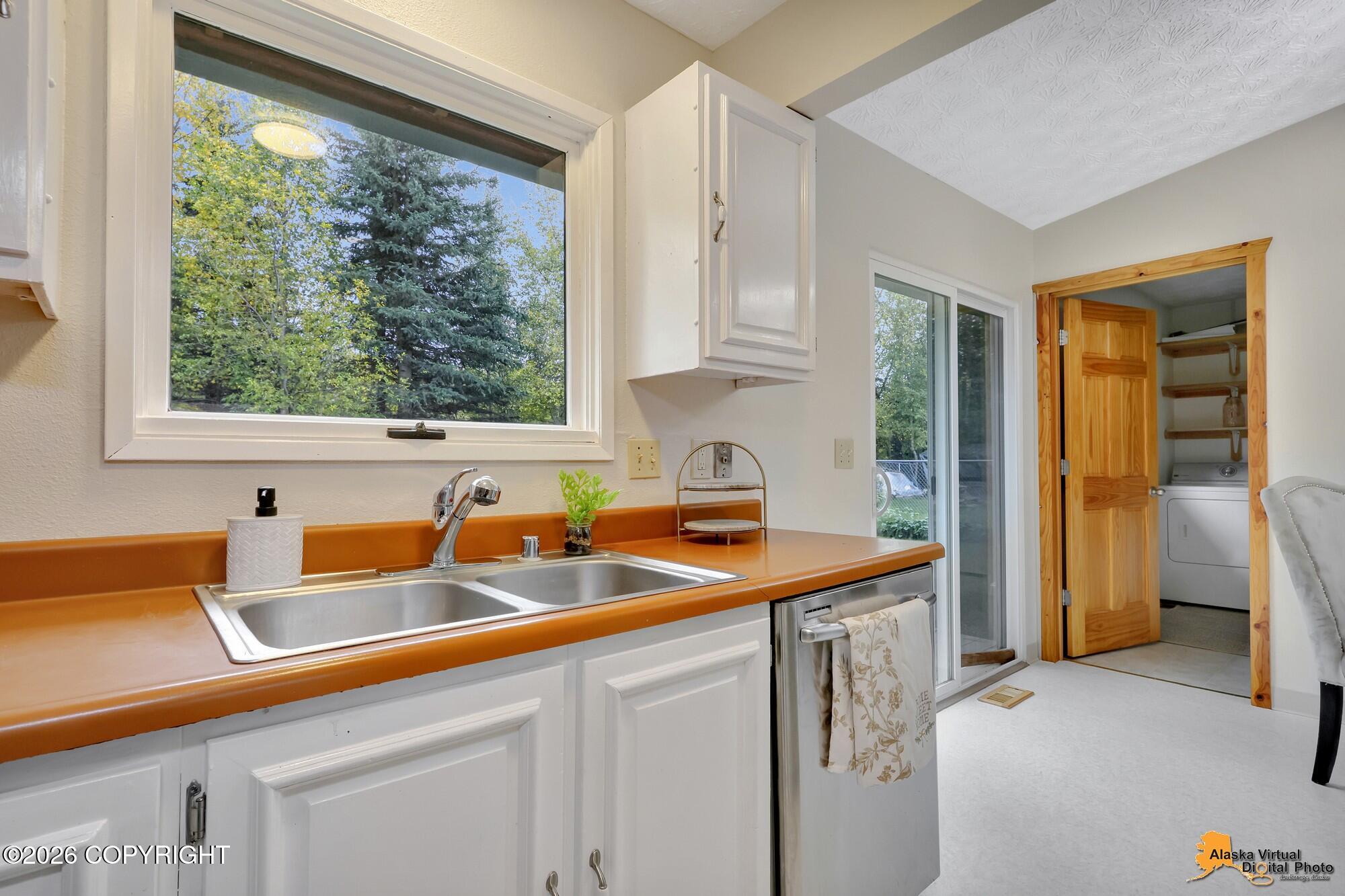 8221 Kip Court Property Photo 13