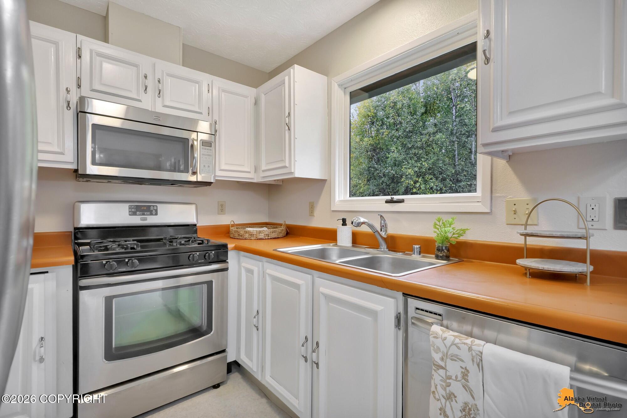 8221 Kip Court Property Photo 15