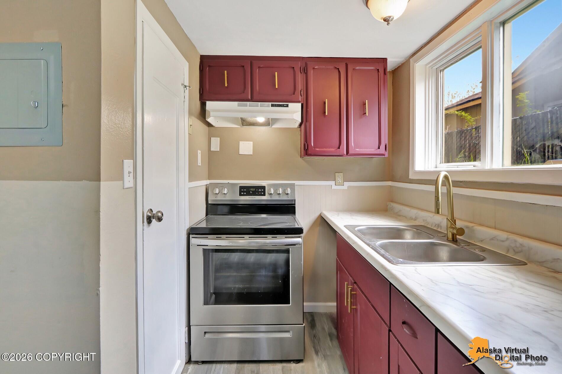 1335 Hyder Street Property Photo 7