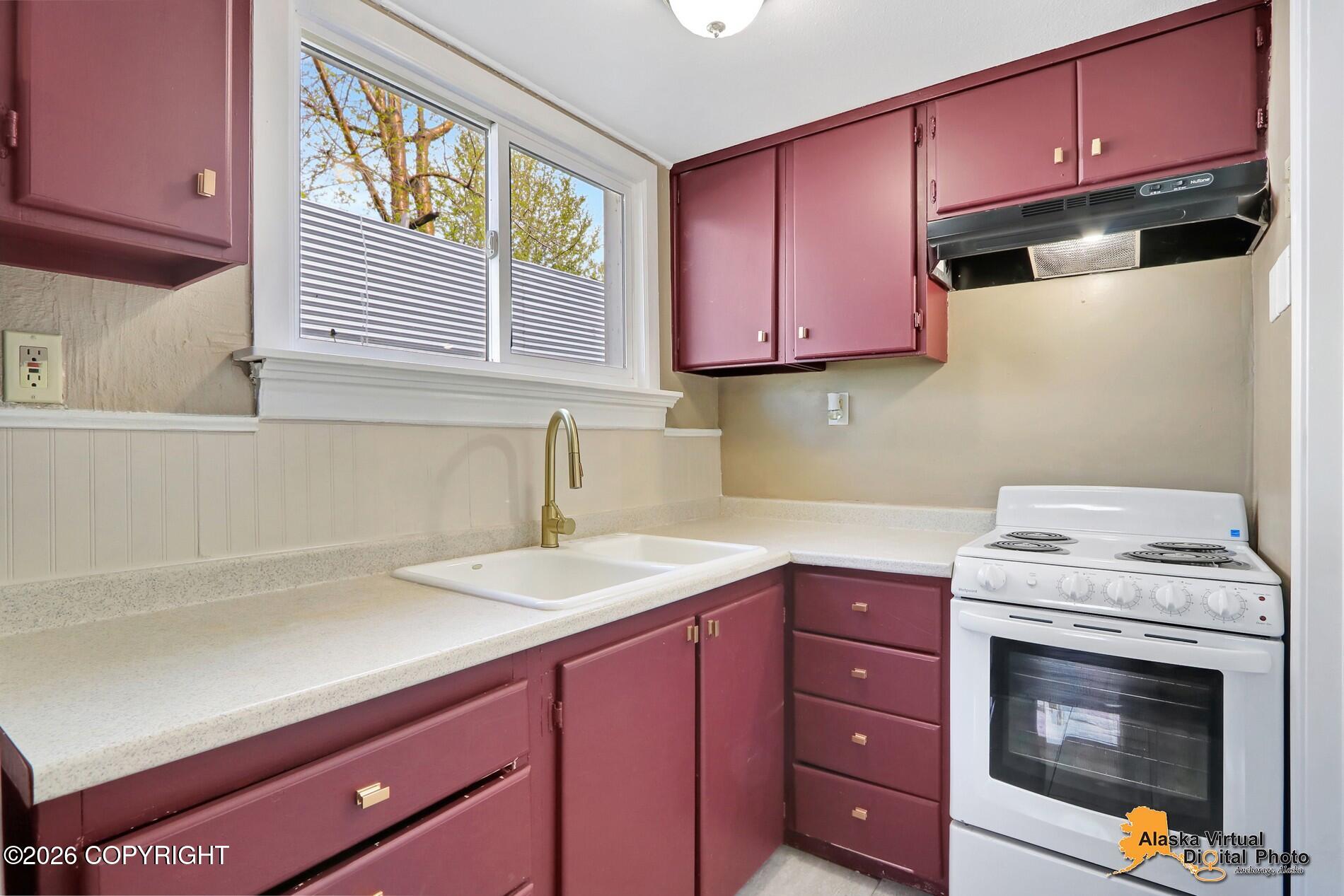1335 Hyder Street Property Photo 19