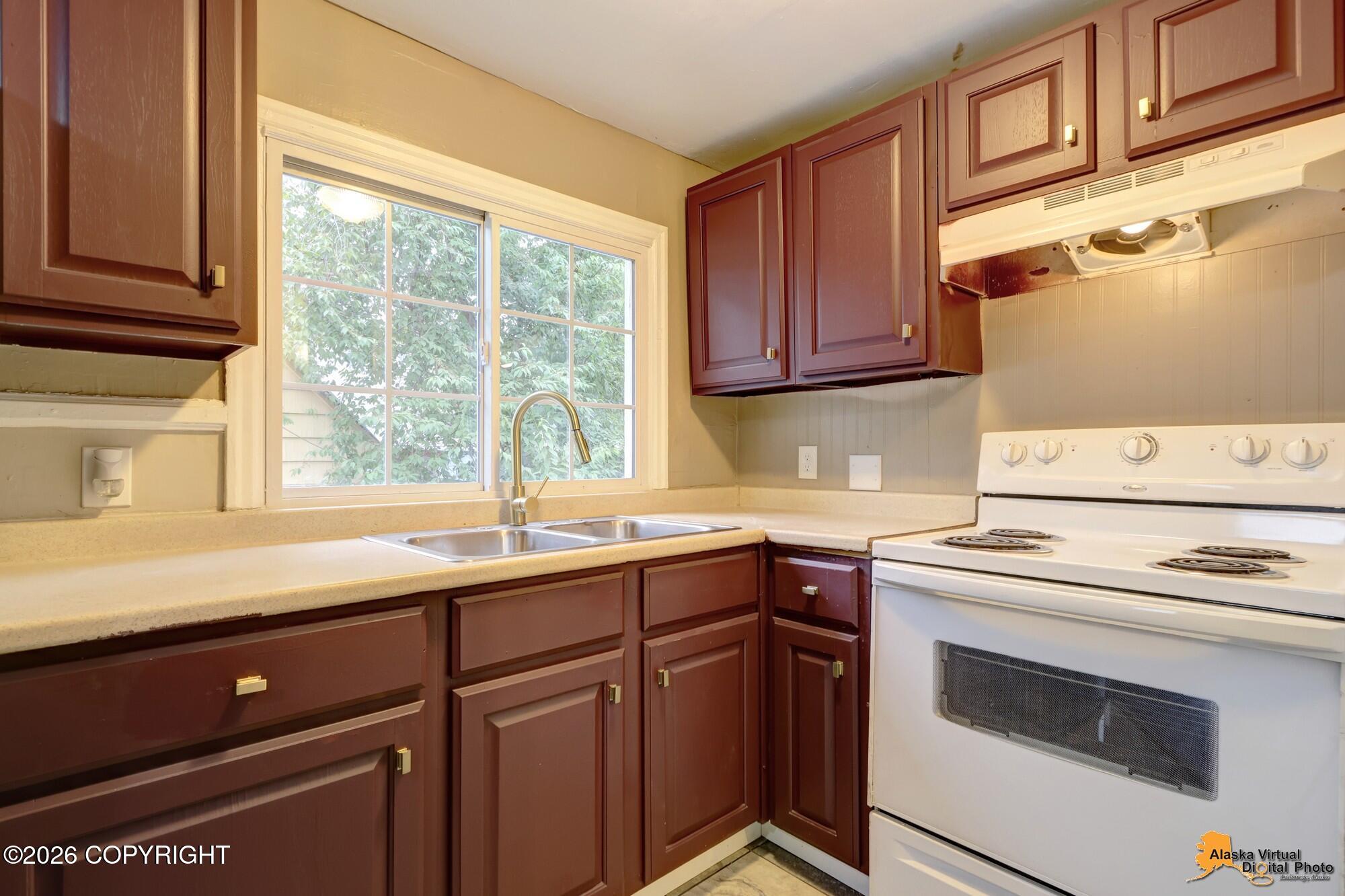 1335 Hyder Street Property Photo 39