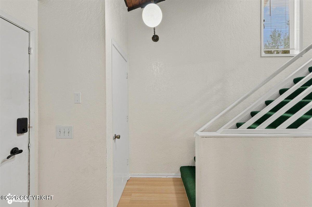 440 W Lone Cub Drive Property Photo 6