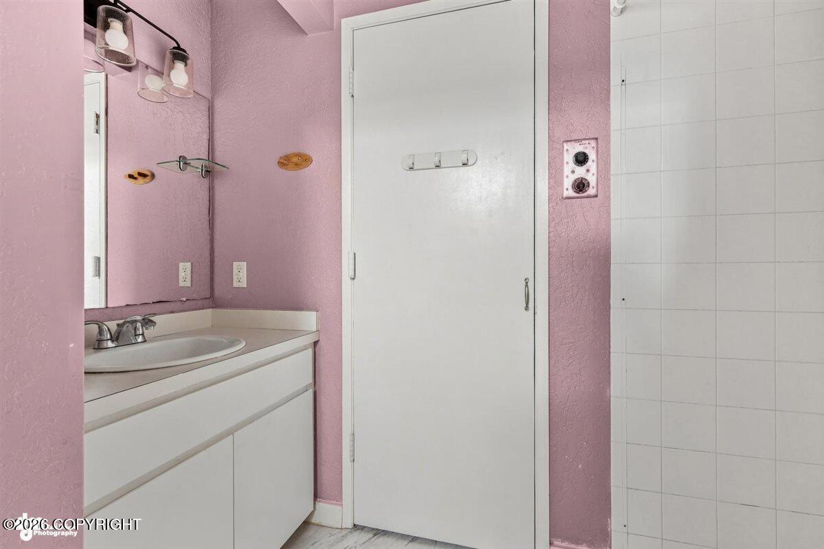 440 W Lone Cub Drive Property Photo 36