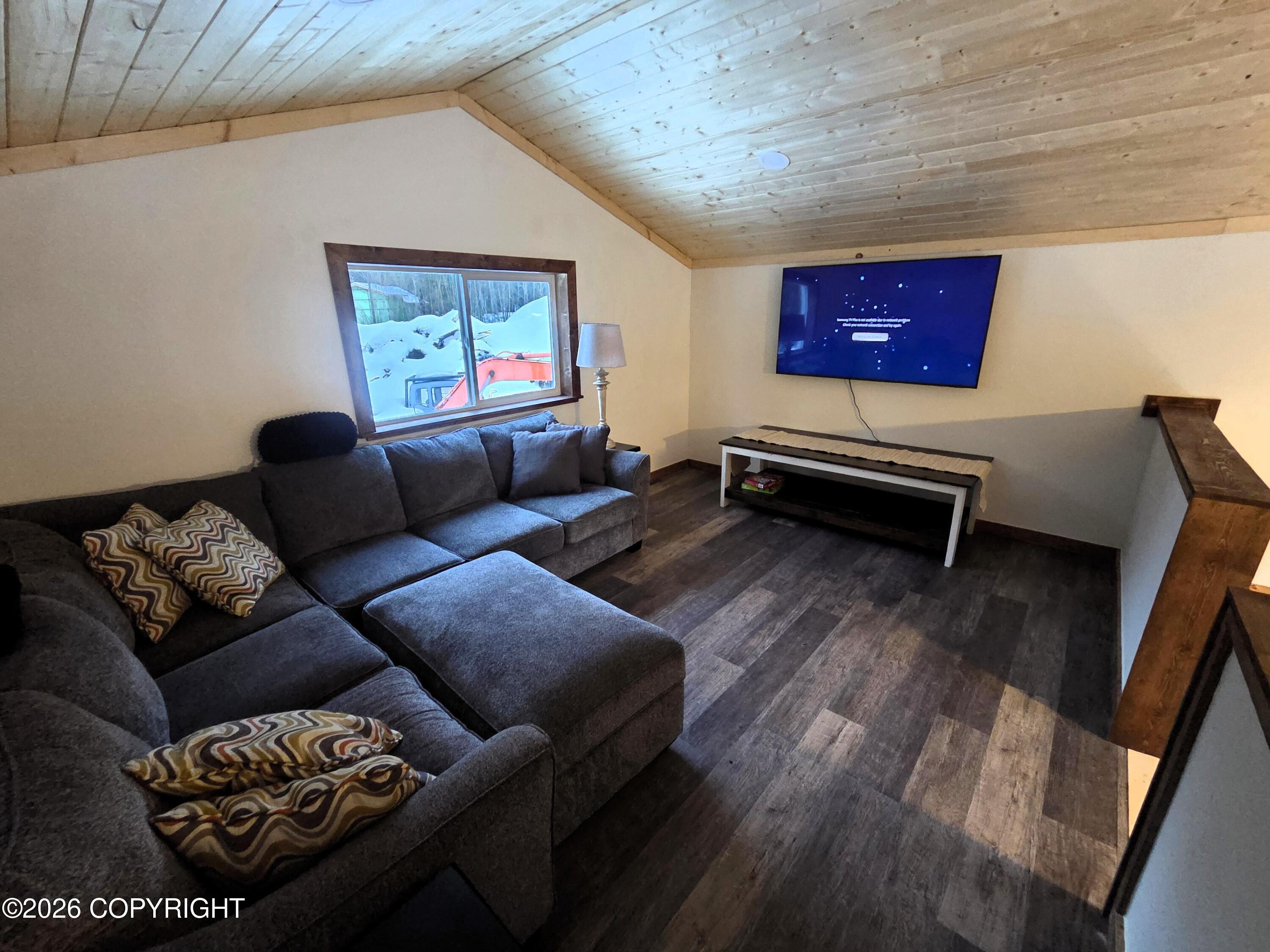 10462 Johnson Avenue Property Photo 4
