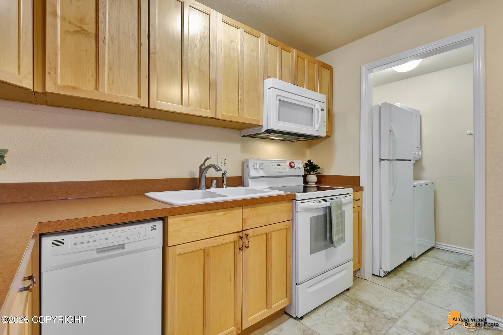 2210 Sentry Drive #b-8 Property Photo 2